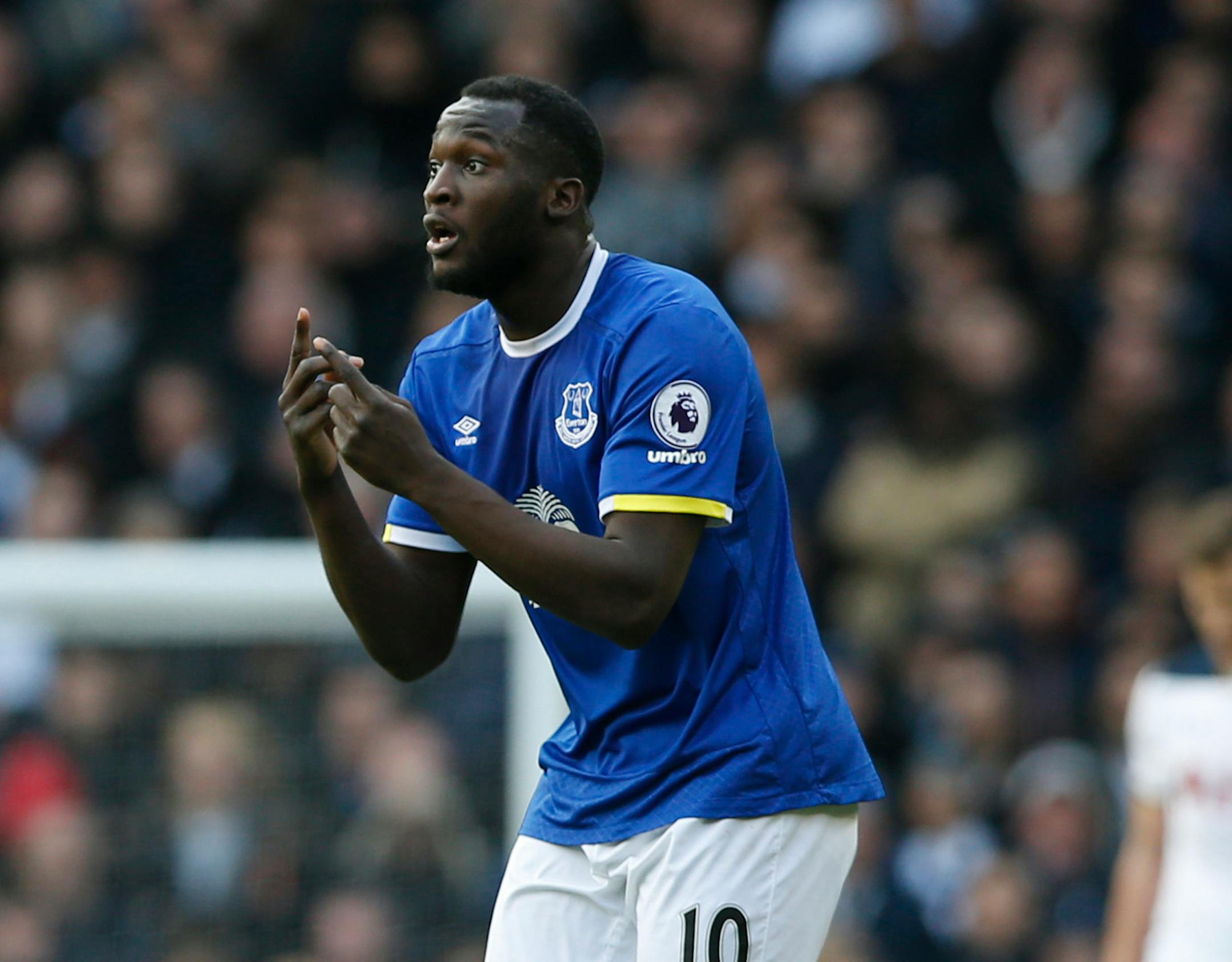 Everton's Romelu Lukaku reacts and gestures to his teammates after he scored his sides first goal of the game during the English Premier League soccer match between Tottenham Hotspur and Everton at White Hart Lane in London, Sunday, March 5, 2017. (AP Photo/Alastair Grant)