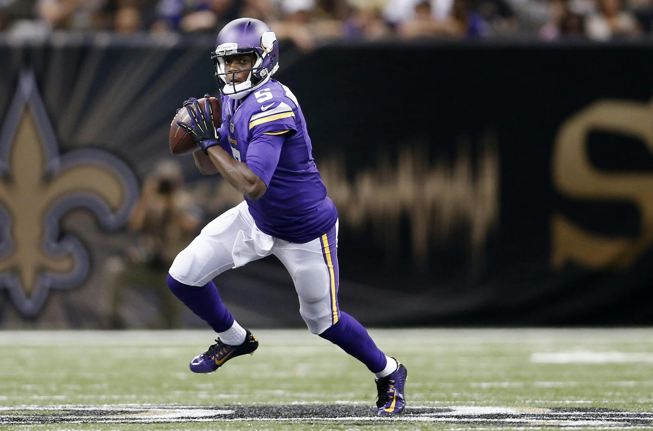 Minnesota Vikings rookie quarterback Teddy Bridgewater (5).