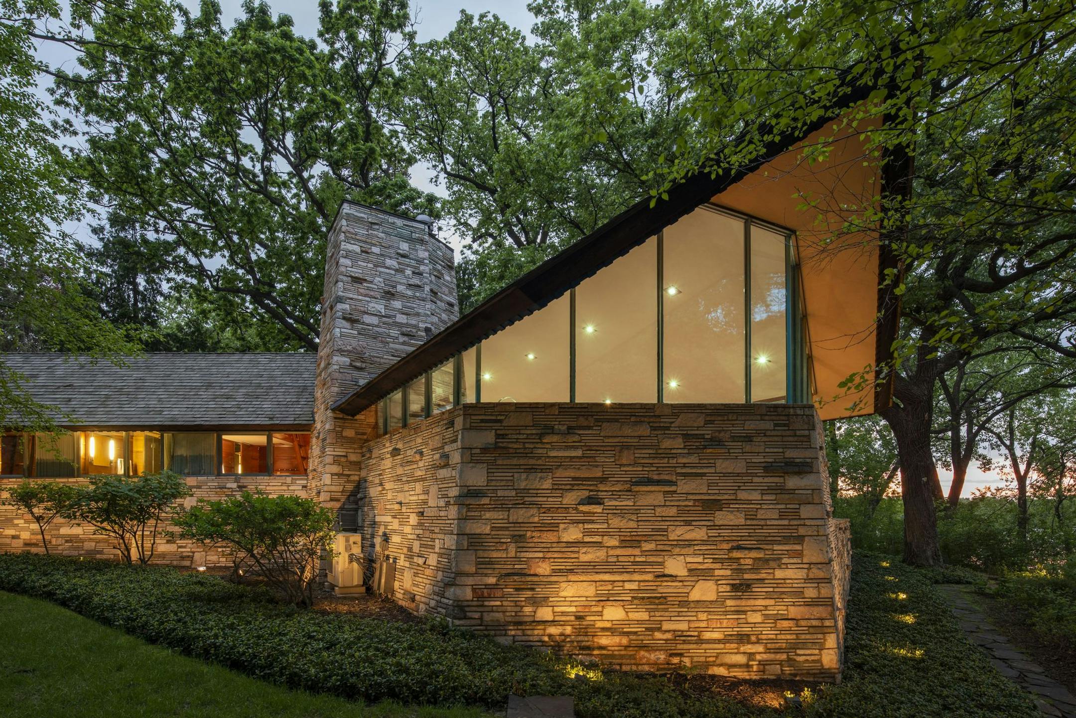 Time capsule historic 1951 Frank Lloyd Wright home on Cedar Lake listed for $3.4 million.