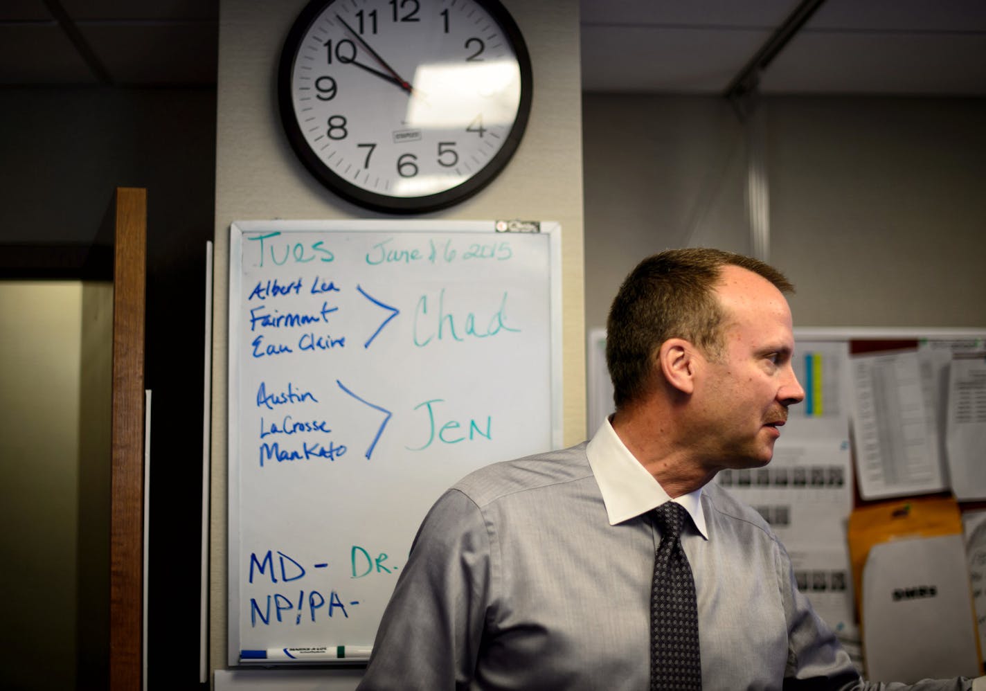 Right now the Mayo EICU, or electronic intensive care unit, monitors 73 ICU beds in Mayo's Clinic Health system in southern Minnesota and small portions of Iowa and Wisconsin. They plan to expand to 101 beds in September in the pilot program. Dr. Daniel Brown is director of critical care for Mayo and is the doctor on duty in the EICU. ] GLEN STUBBE * gstubbe@startribune.com Tuesday, June 16, 2015 In one room at the Mayo Clinic, doctors watch TV-like screens to direct the care of patients in inte