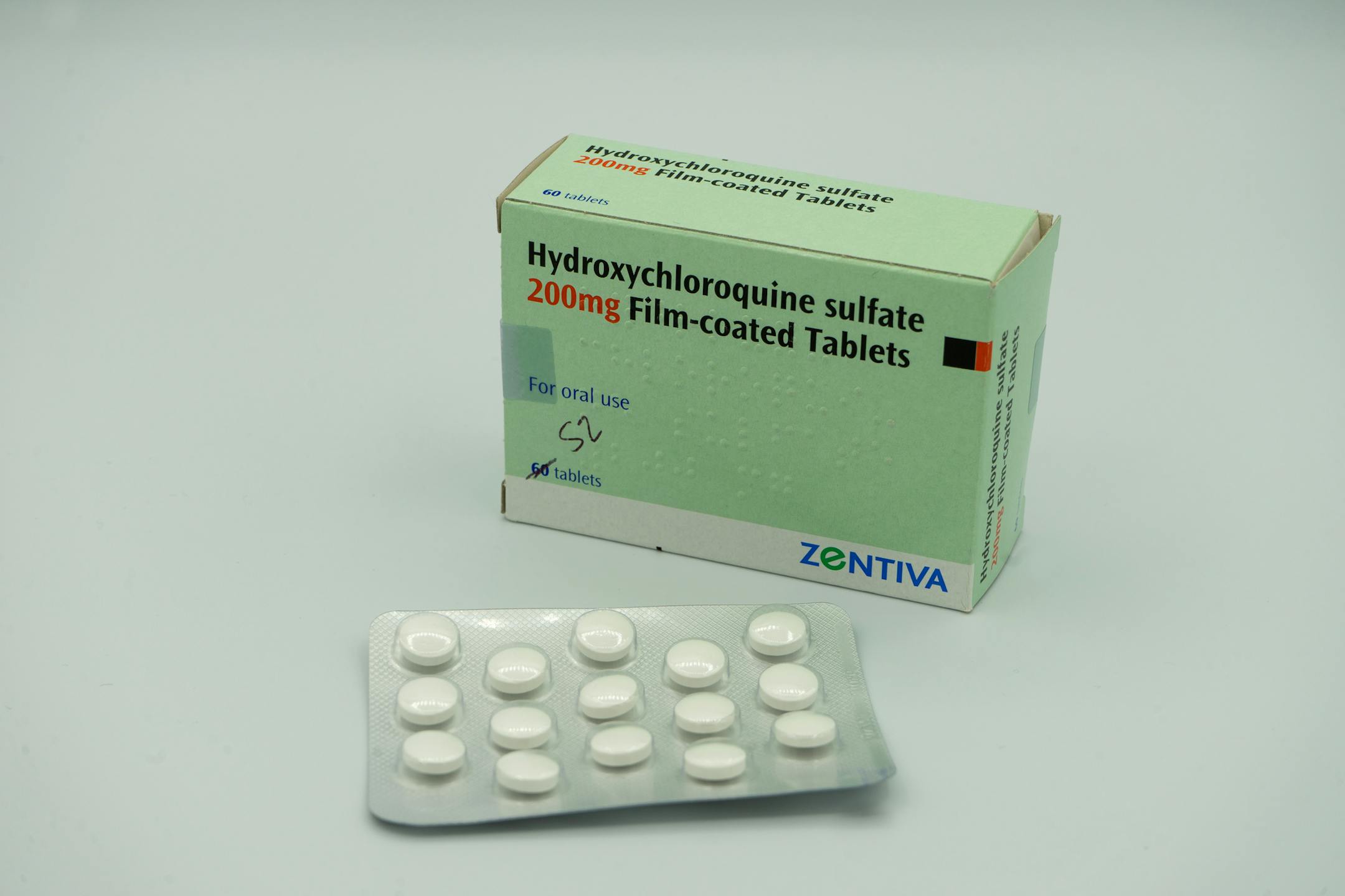 Editorial stock image of a box of Hydroxychloroquine tablets with the tablets in a packet in front also known as chloroquine or plaquenil. (Dreamstime/TNS) ORG XMIT: 1616655