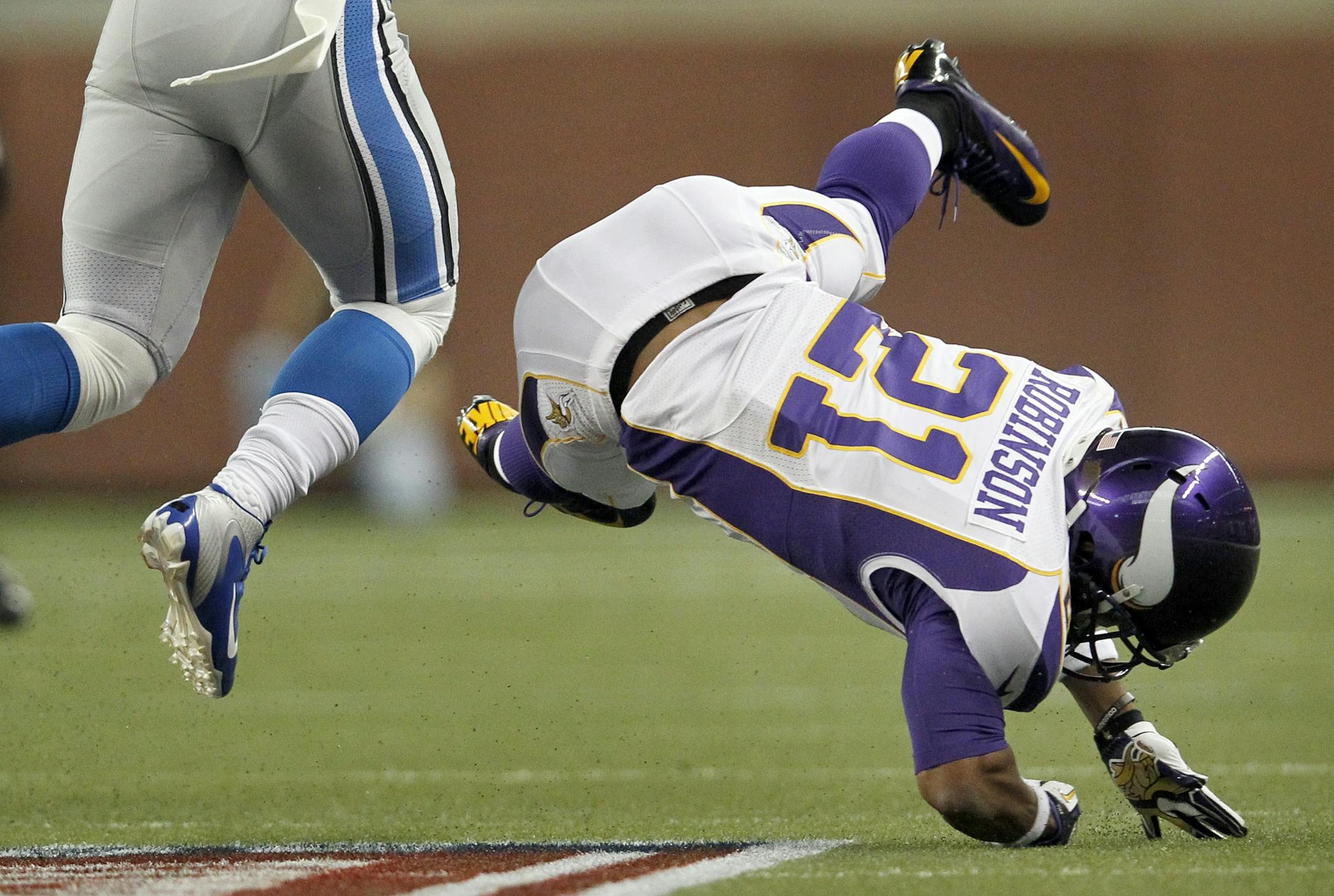 Minnesota Vikings defensive back Josh Robinson (21).