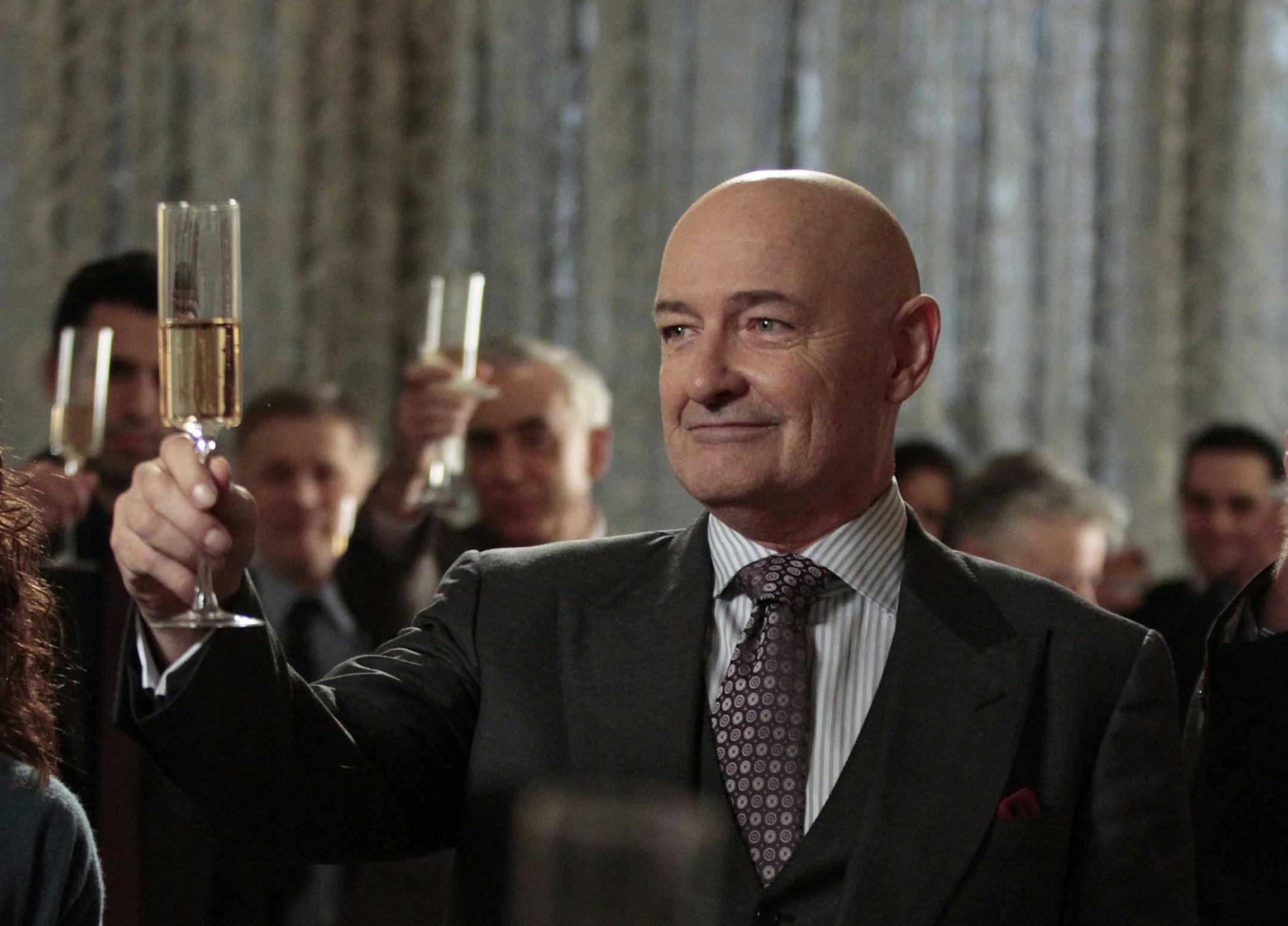 666 PARK AVENUE - "The Elysian Fields" - Who or what is the "conspiratii"? When Jane tries to crack the meaning of this mysterious word that keeps popping up in Peter Kramer's journal, a secretive Detective Cooper shockingly reveals his part in the shadowy group. Jane agrees to be their eyes and ears at The Drake, but Gavin is one step ahead of her. Meanwhile, Henry tries to track down Jane's estranged father to surprise her at a splashy engagement party Olivia is throwing them. Jane and Henry s