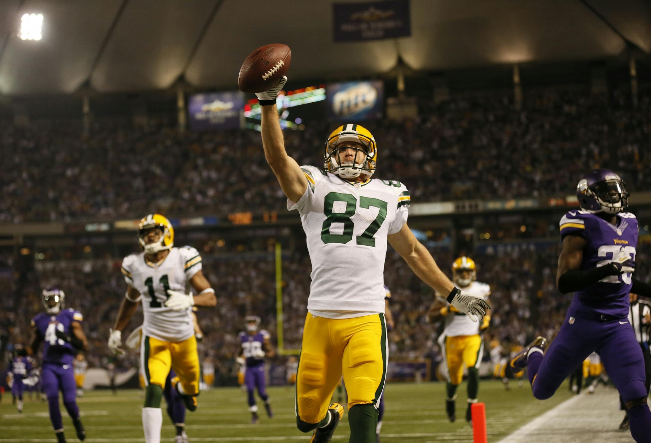 Green Bay's Jordy Nelson went 76 yards for this TD in the 2nd quarter.