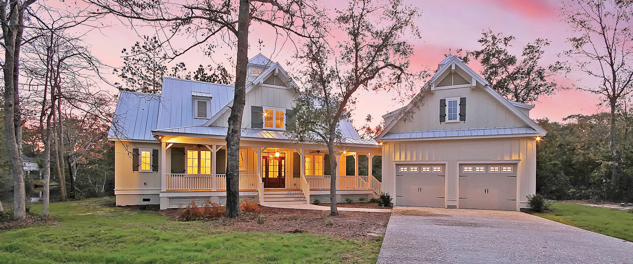 Home plan: Flexible farmhouse with bonus space