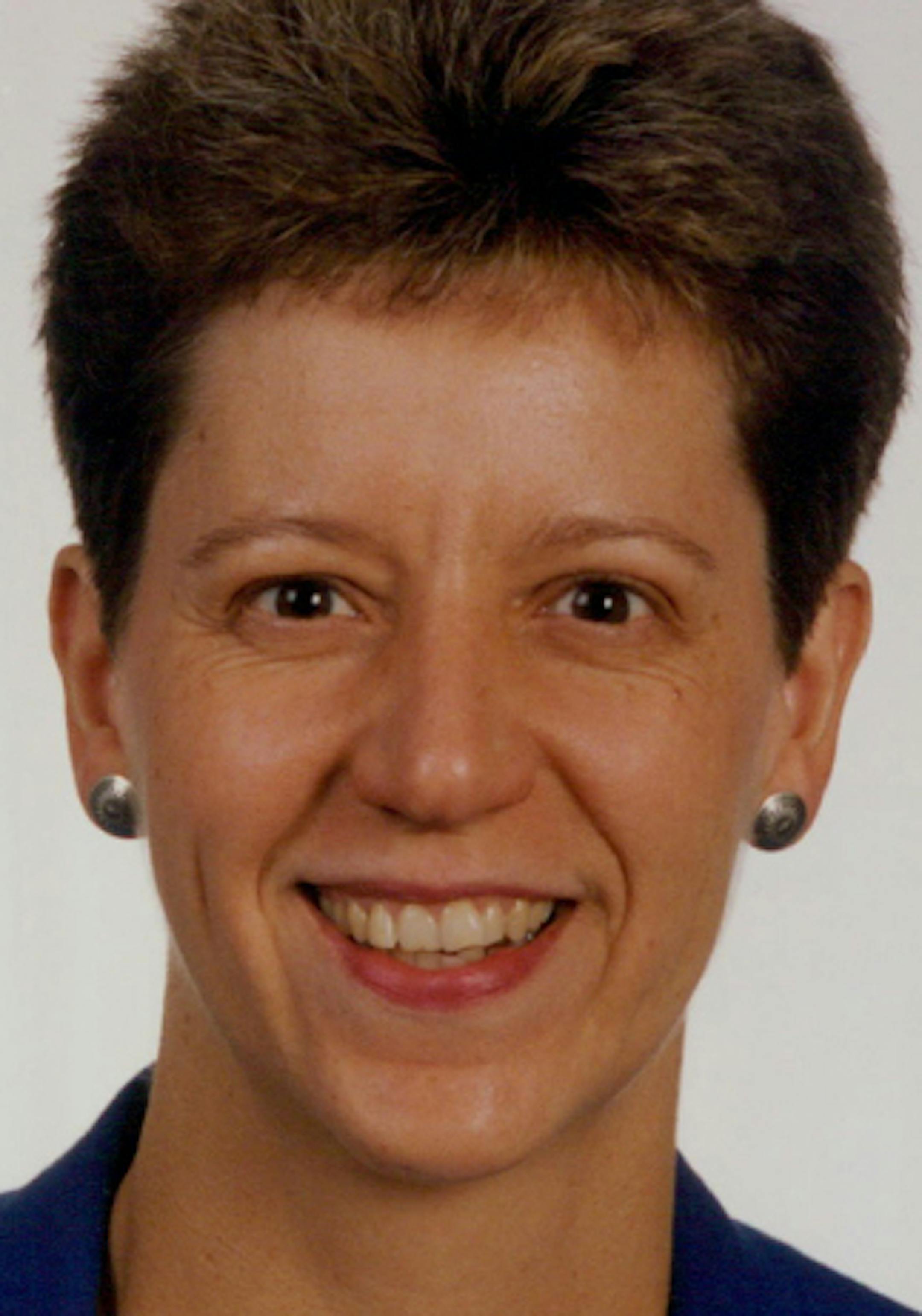 September 15, 1999 The eight St. Paul school board candidates advancing to the Nov. 2 general election include all four incumbents and an equal split of Republicans and DFLers. The surprise of the night was newcomer Anne Carroll, who campaigned heavily and wound up as the second highest vote- getter, behind incumbent Neal Thao, a Democrat, and ahead of three other incumbents. ORG XMIT: MIN2015041719452860