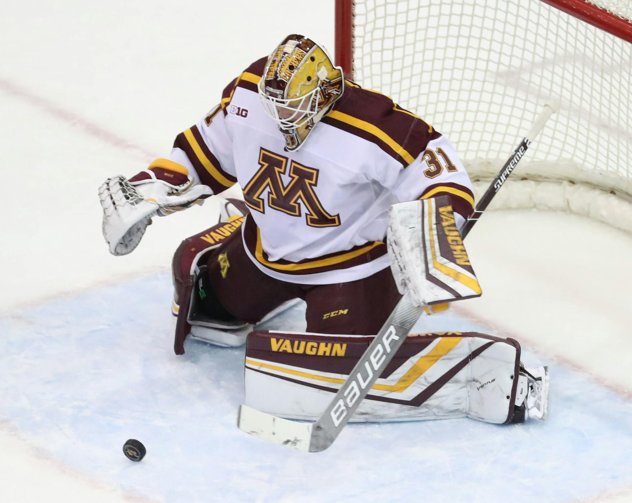 University of Minnesota goalie Jared Moe (31) made a save on a shot by Notre Dame during the first period.] DAVID JOLES • david.joles@startribune.com Game coverage from Notre Dame at Gophers Friday, Nov. 1, 2019, at 3M Arena at Mariucci in Minneapolis, MN.