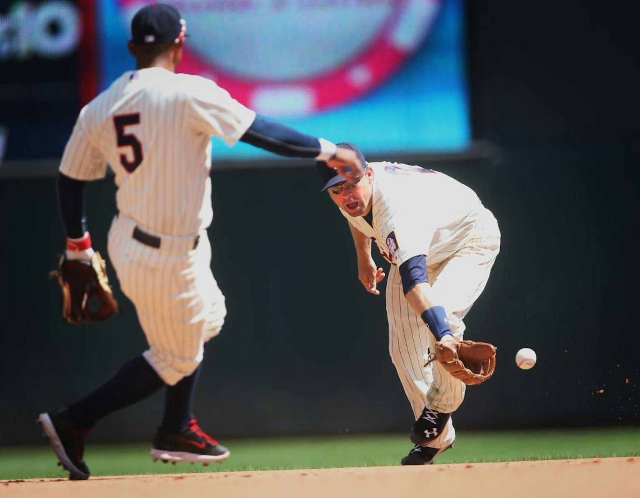 Eduardo Escobar and Brian Dozier.