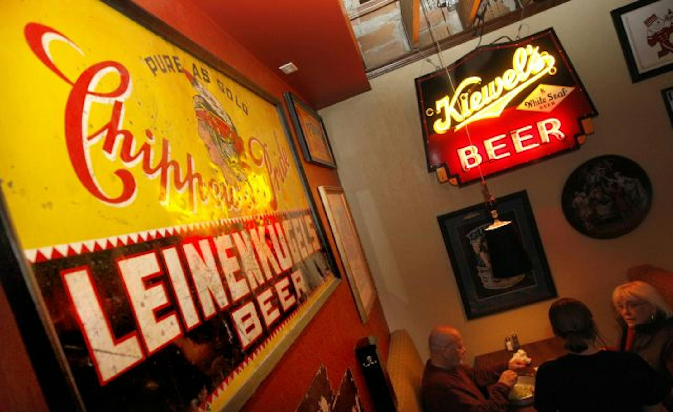 The Town Hall Tap is making a big hit on the corner of 48th and Chicago in South Minneapolis for both for families and beer lovers. The vintage beer signs adorn the walls throughout the dining room.