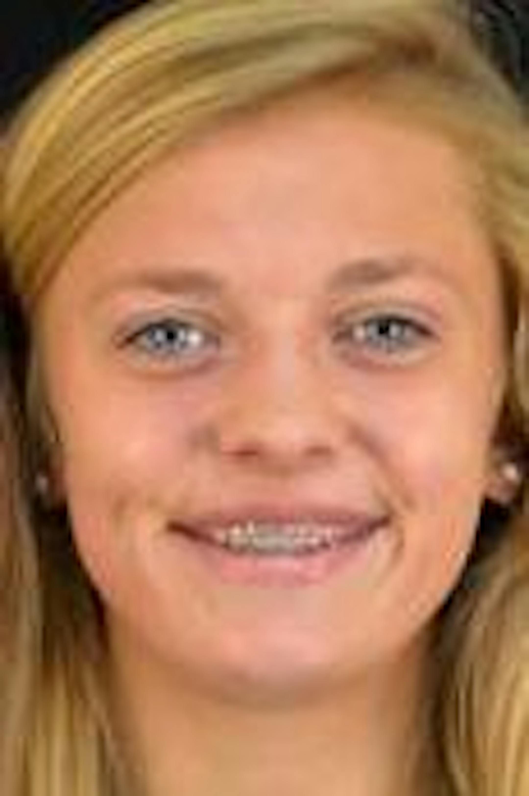 Sylvie Wallin, Blake hockey, soph., 2013-14