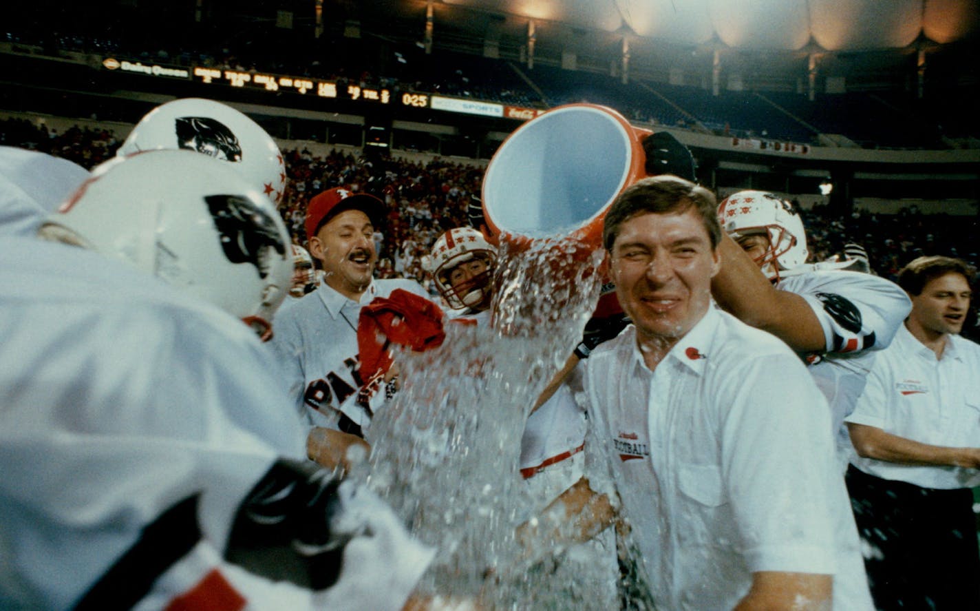 1992 Lakeville football Coach - Larry Thompson Jerry Hott, Minneapolis Star Tribune