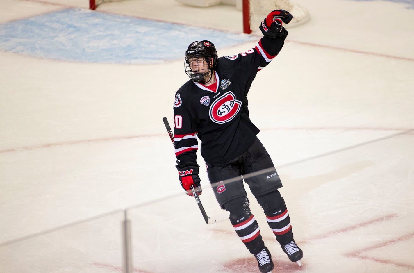 St. Cloud State forward Nolan Walker celebrated after scoring the game-winning goal with under a minute to play in regulation on Thursday.