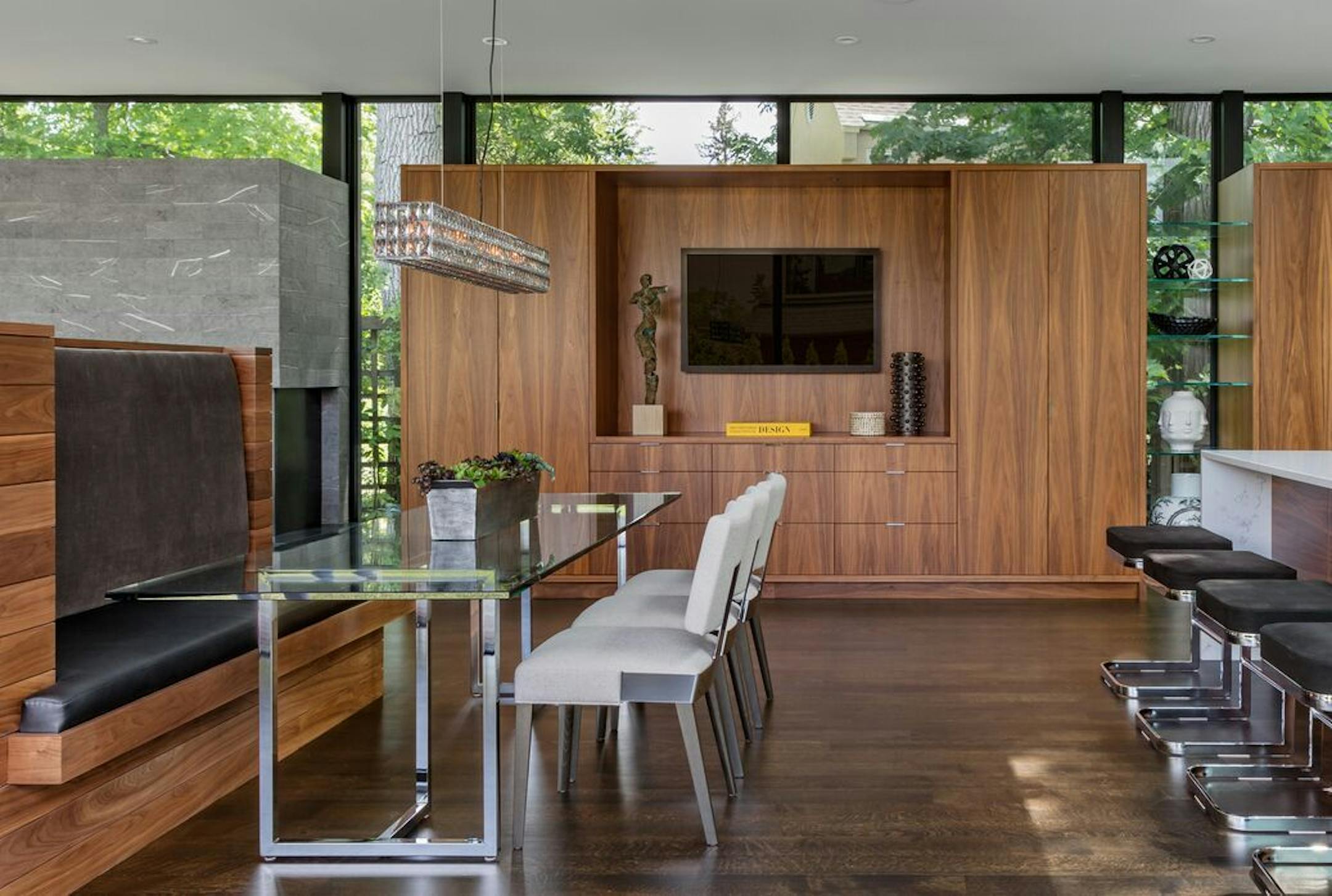 "Calhoun Pavilions," Home of the Month, Peterssen/Keller