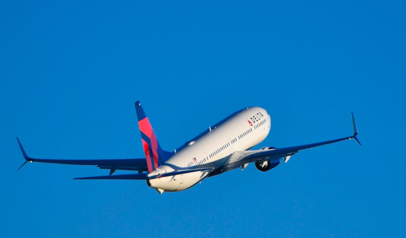 A Delta Airlines jet takes off from Minneapolis St. Paul International Airport MSP. ] GLEN STUBBE &#x2022; glen.stubbe@startribune.com Sunday, November 6, 2016 EDS, FOR ANY APPROPRIATE USE GS