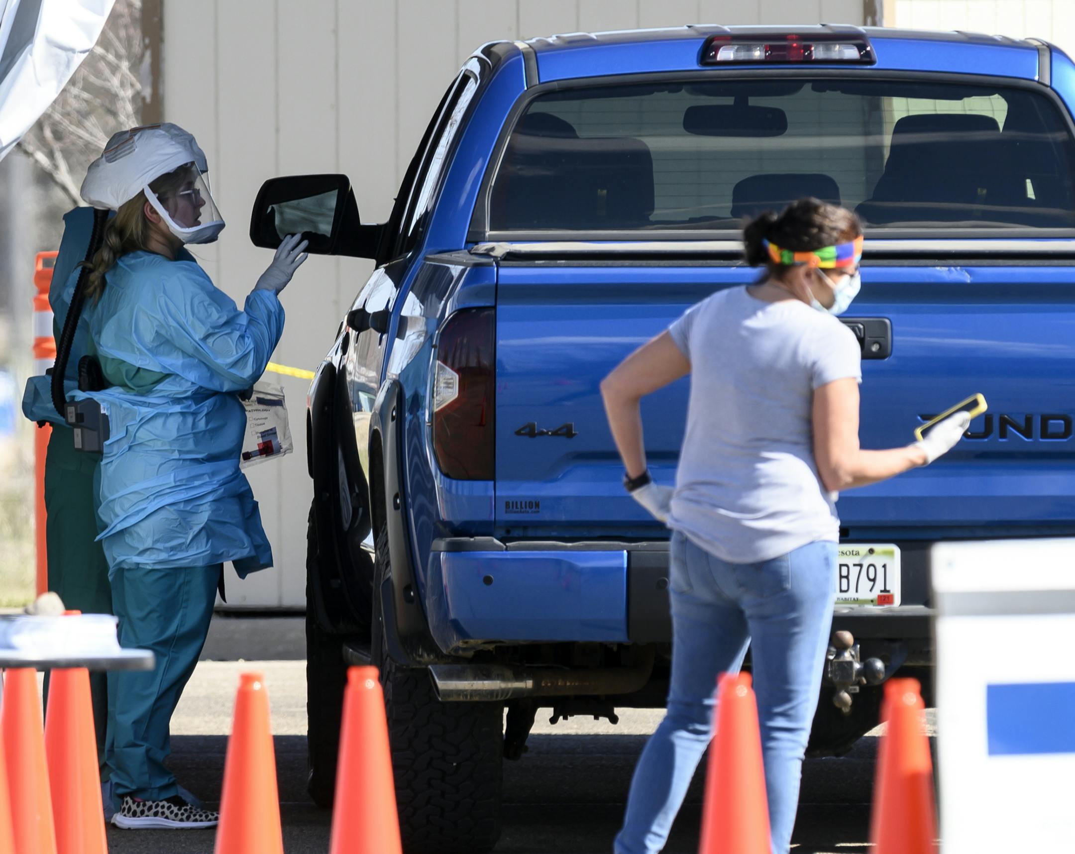 Medical workers administered drive-up COVID-19 tests Saturday outside the Sanford Worthington Clinic. ] aaron.lavinsky@startribune.com For weeks, Al Oberloh and others living in this meatpacking town of 10,000 people braced themselves for what they believed was inevitable: an outbreak of the deadly COVID-19. On Friday, their fears were confirmed. At least 19 cases were confirmed at the JBS pork plant here, an hour east of the Smithfield Foods pork plant in Sioux Falls, which was shut down last w