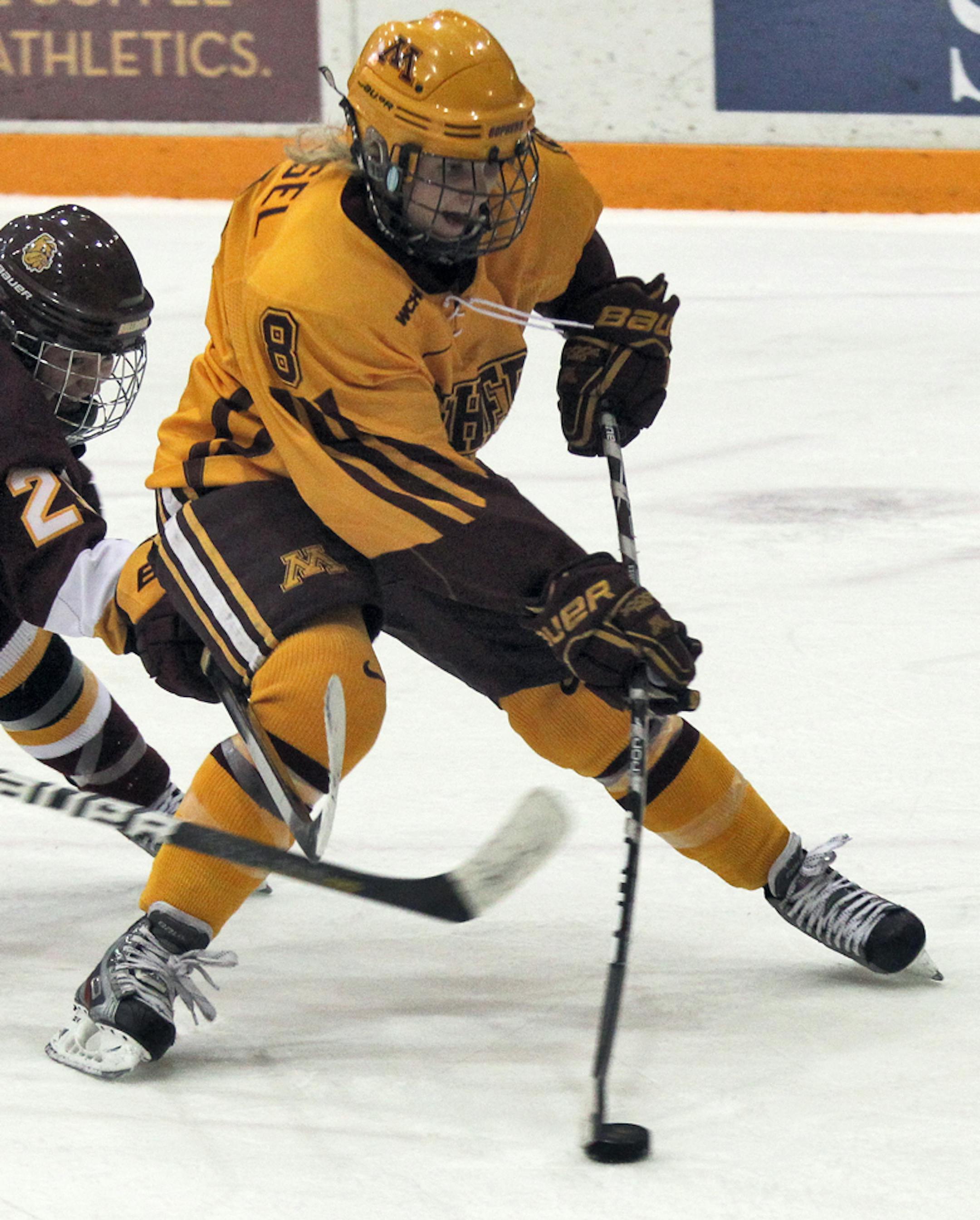 Minnesota Gophers vs. Minnesota--Duluth Bulldogs. Gophers Amanda Kessel (8) scored a goa-ahead goal beating Bulldog goalie Kayla Black in 3rd period action. (MARLIN LEVISON/STARTRIBUNE(mlevison@startribune.com (cq -all names program.) ORG XMIT: MIN1302021722530254