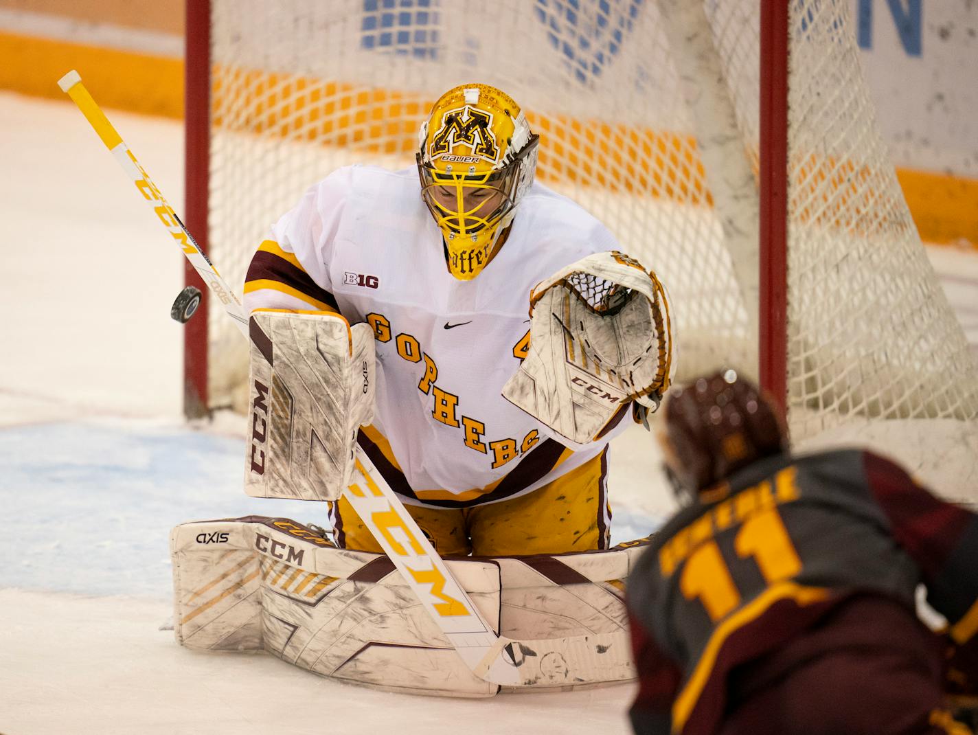 Minnesota Gophers goaltender Jack LaFontaine (45) made a stick save of a shot by Arizona State Sun Devils forward Benji Eckerle (11) in the third period. ] JEFF WHEELER • jeff.wheeler@startribune.com