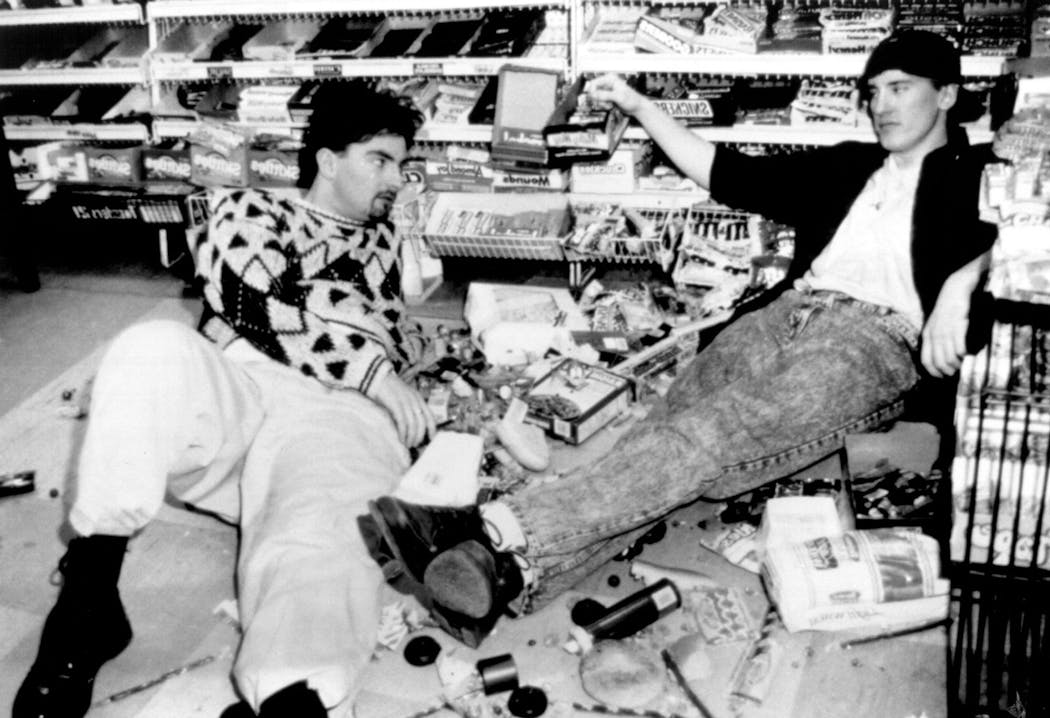 Brian O'Halloran and Jeff Anderson in Kevin Smith's 'Clerks.'