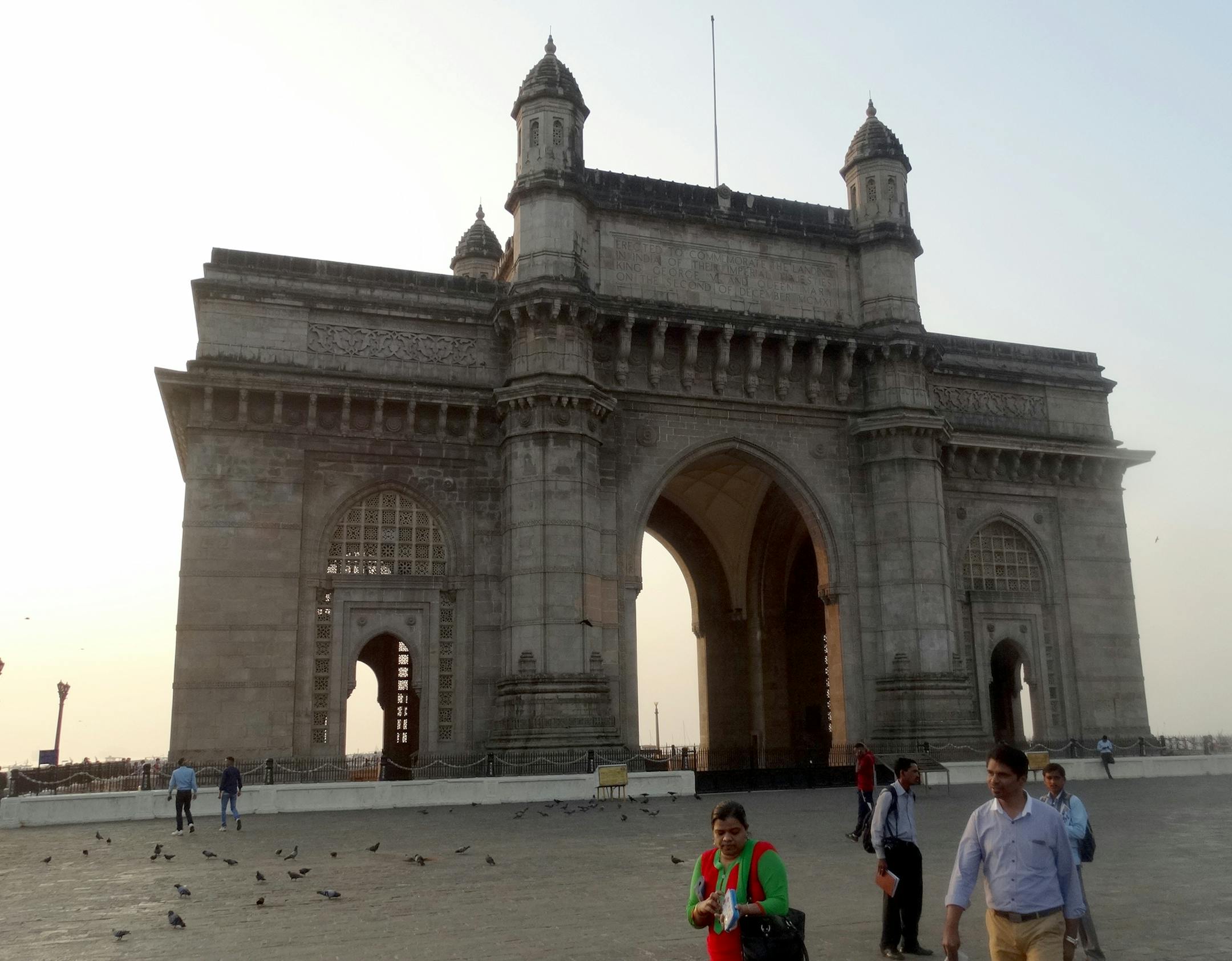 India- travel - CROWDED STREET IN BEAD MARKET &#xf1; The narrow streets of Mumbai&#xed;s market neighborhoods are a riot of colors and scents.