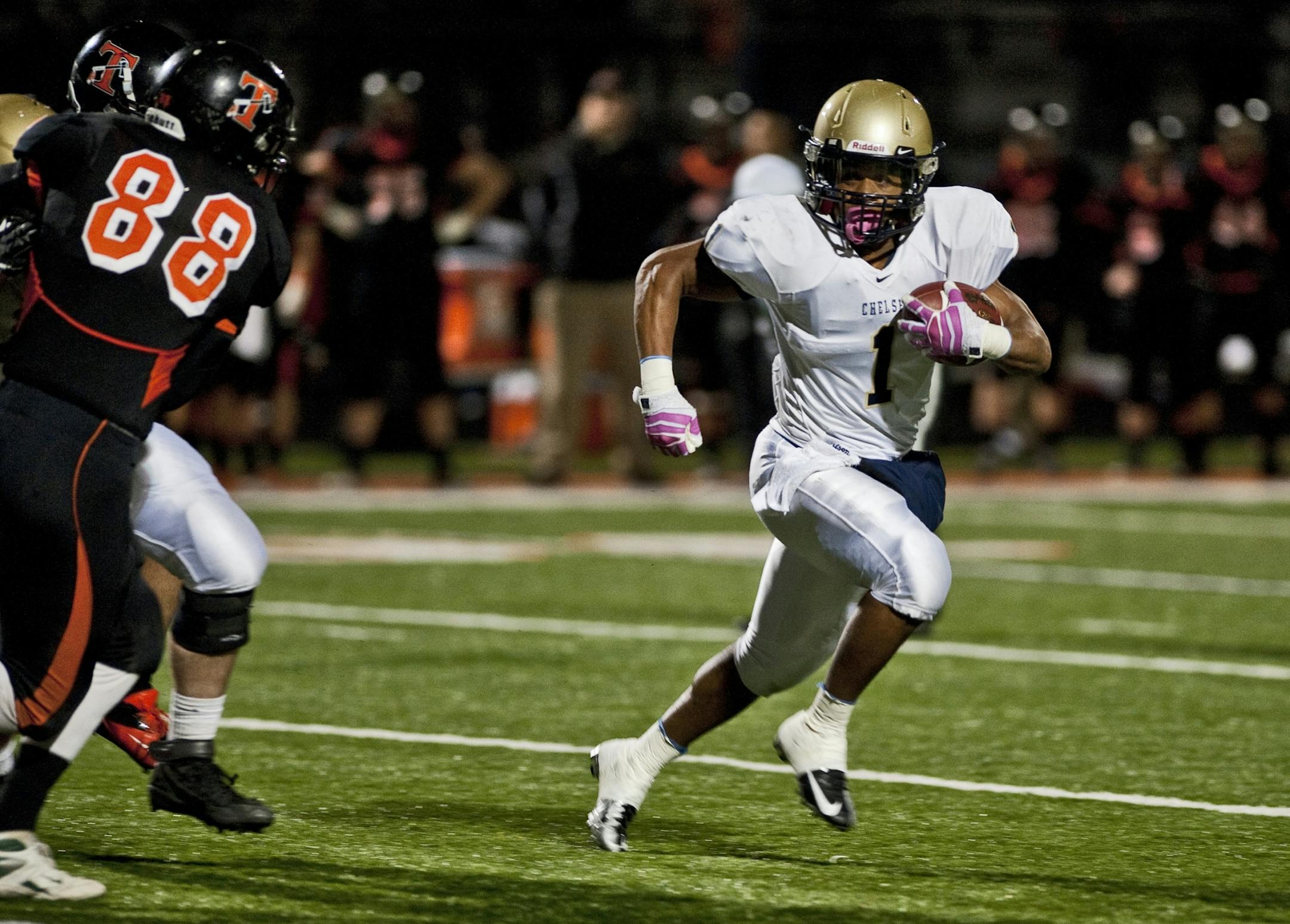 Tailback Berkley Edwards.
