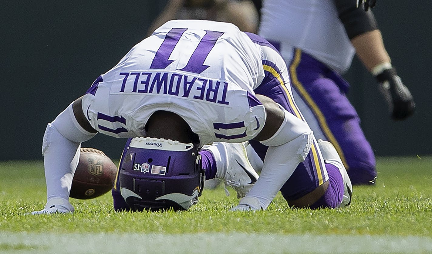 Laquon Treadwell (11) dropped a pass in the fourth quarter. ] CARLOS GONZALEZ &#xef; cgonzalez@startribune.com &#xf1; September 16, 2018, Green Bay, WI, Lambeau Field, NFL, Minnesota Vikings vs. Green bay Packers