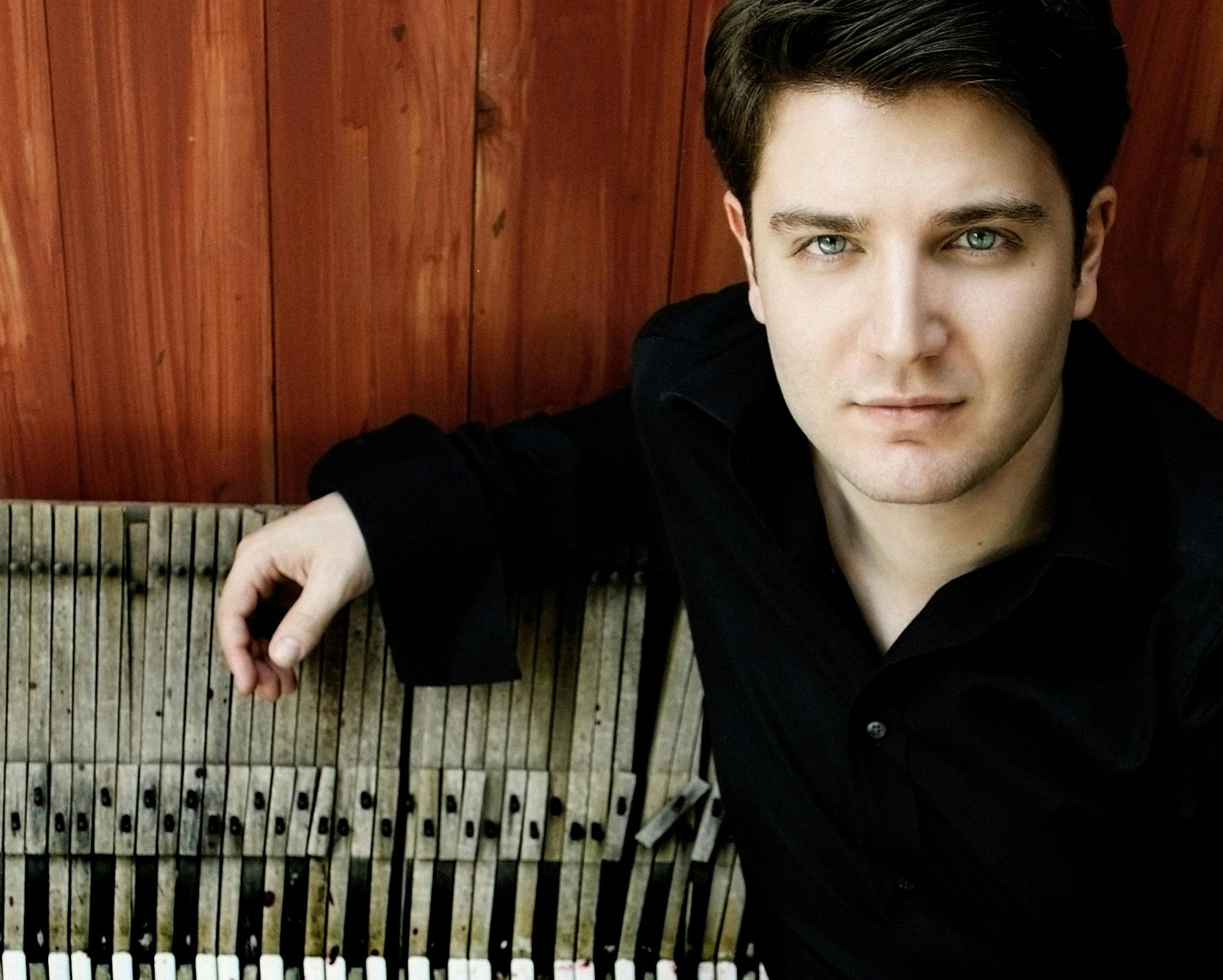 Photo by Lisa-Marie Mazzucco Pianist Alessio Bax