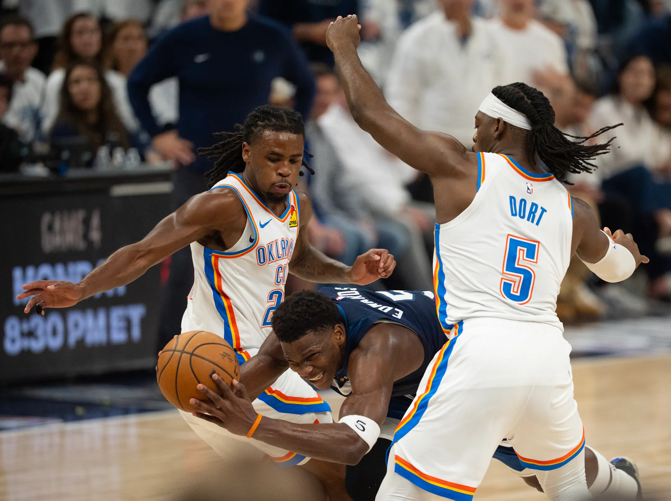Timberwolves hit home run in Game 3 rout of Thunder