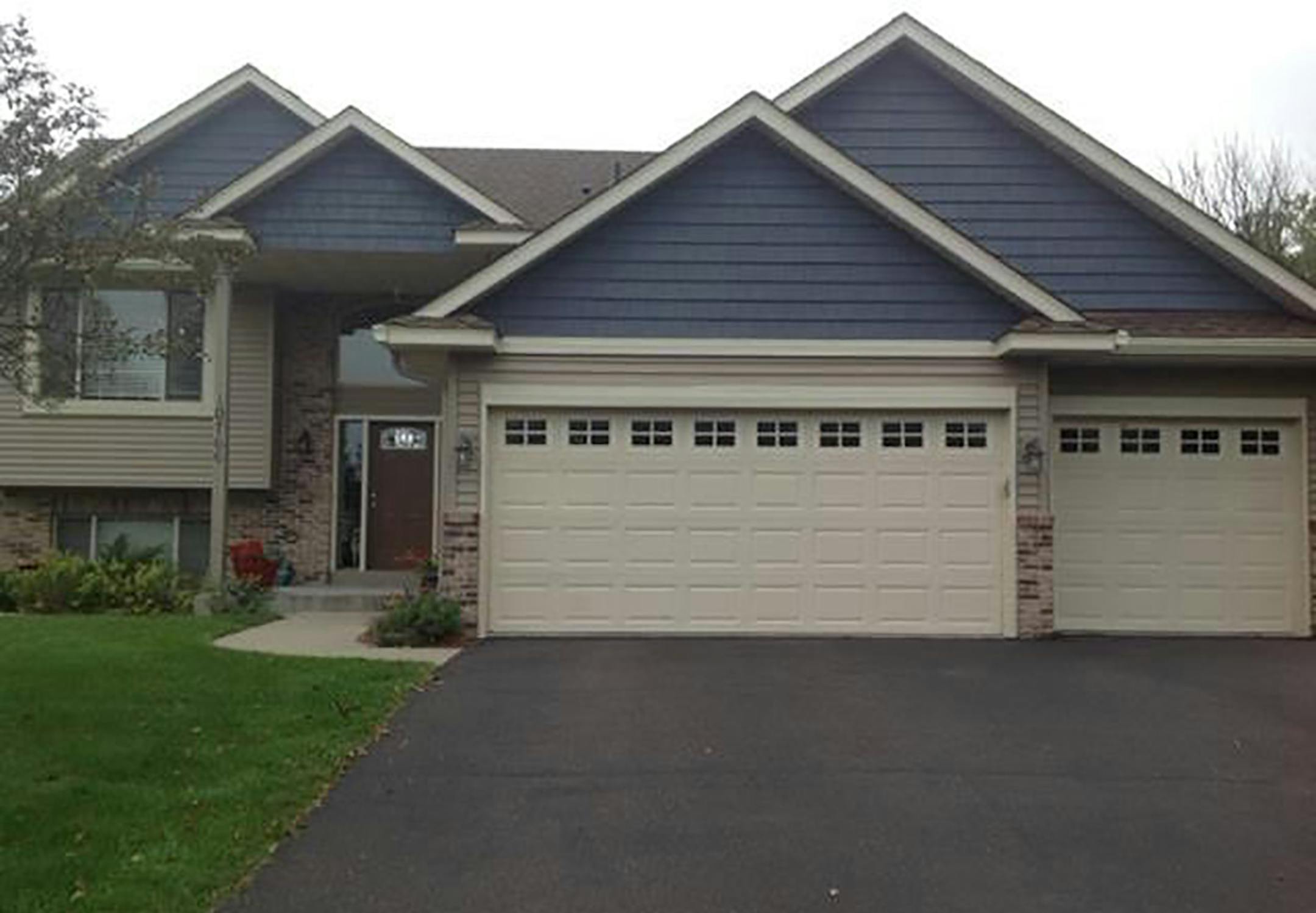 Brooklyn Park
Built in 2005, this four-bedroom, three-bath house has 2,445 square feet and features three bedrooms on one level, eat-in kitchen, full walk-out basement, deck, patio and inground sprinkler system. Listed by Phil Droogsma, Edina Realty, 612-741-0645.