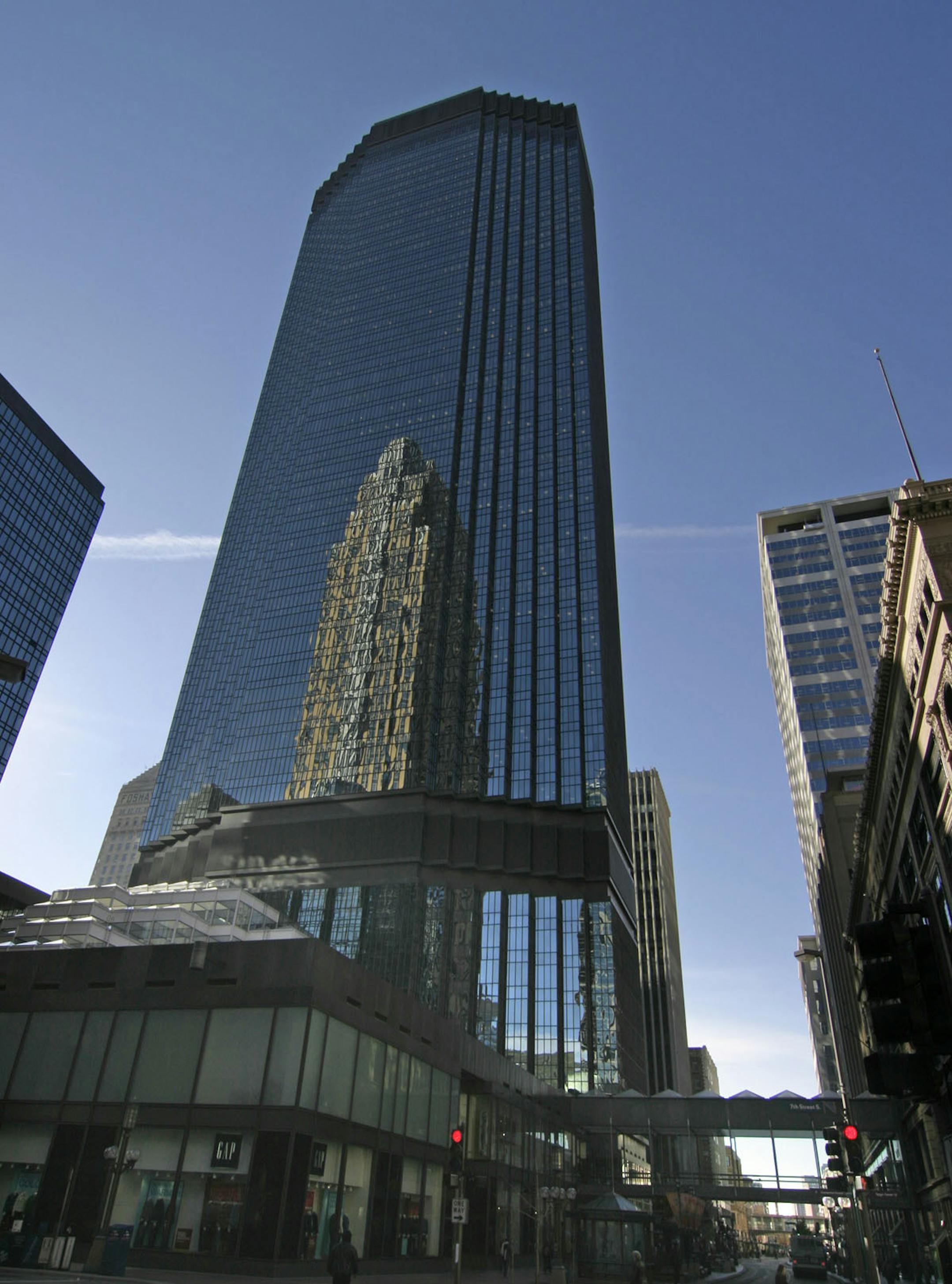 TOM SWEENEY √Ø tsweeney@startribune.com Minneapolis, MN 11/10/2005 downtown buildings, IDS Tower, 7th Street and Nicollet Mall ORG XMIT: MIN2013030613204679 ORG XMIT: MIN1303071143443008