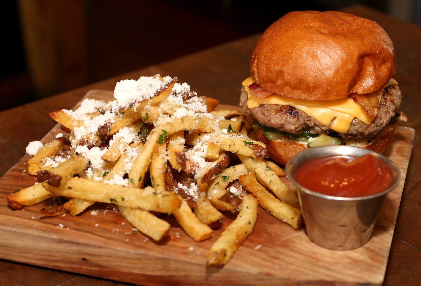 Burger and fries at Victory 44 located at 2203 44th av north, Minneapolis MN. September 26, 2013. ] JOELKOYAMA&#x201a;&#xc4;&#xa2;joel koyama@startribune