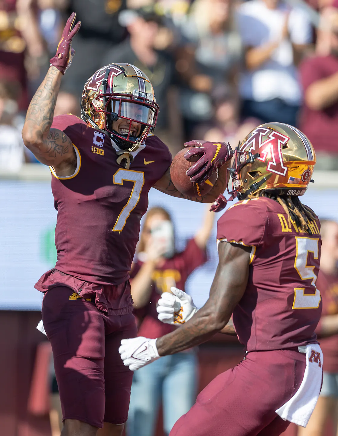 Autman Gophers steamroll Colorado 49-7 but lose receiver Chris Autman-Bell to ...