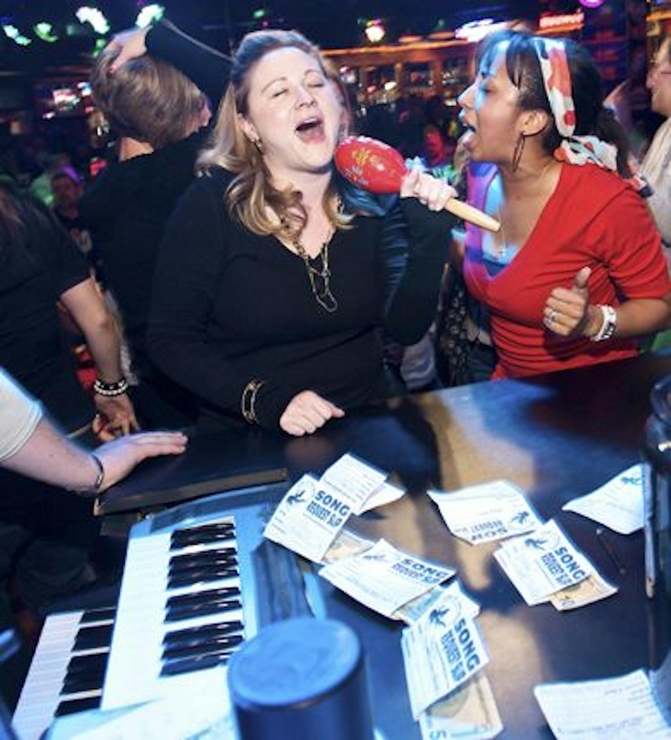 Howl at the Moon bar in downtown mpls.