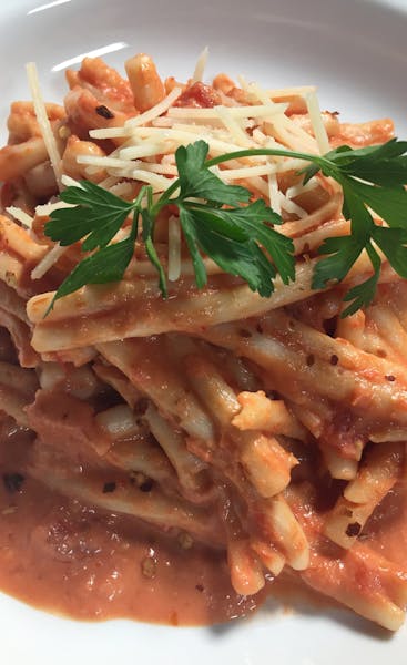 Pasta Alla Vodka Sauce gets a spicy kick from crushed red pepper flakes. (Susan Selasky/Detroit Free Press/TNS) ORG XMIT: 1183075