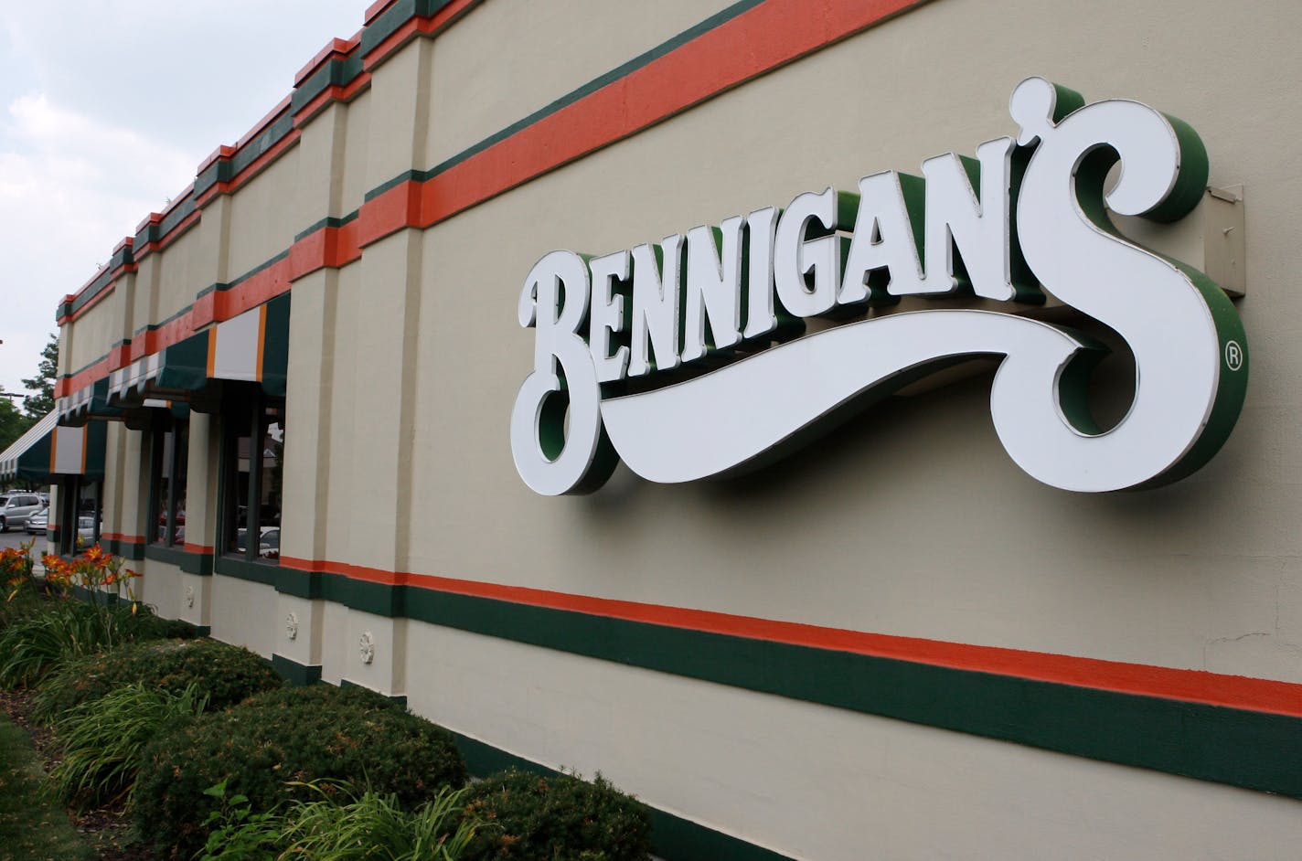 A Bennigan's restaurant is shown in Plymouth, Mich., Tuesday, July 29, 2008. Metromedia Restaurant Group chains Bennigan's and Steak & Ale have filed for Chapter 7 bankruptcy protection and will shut their doors.