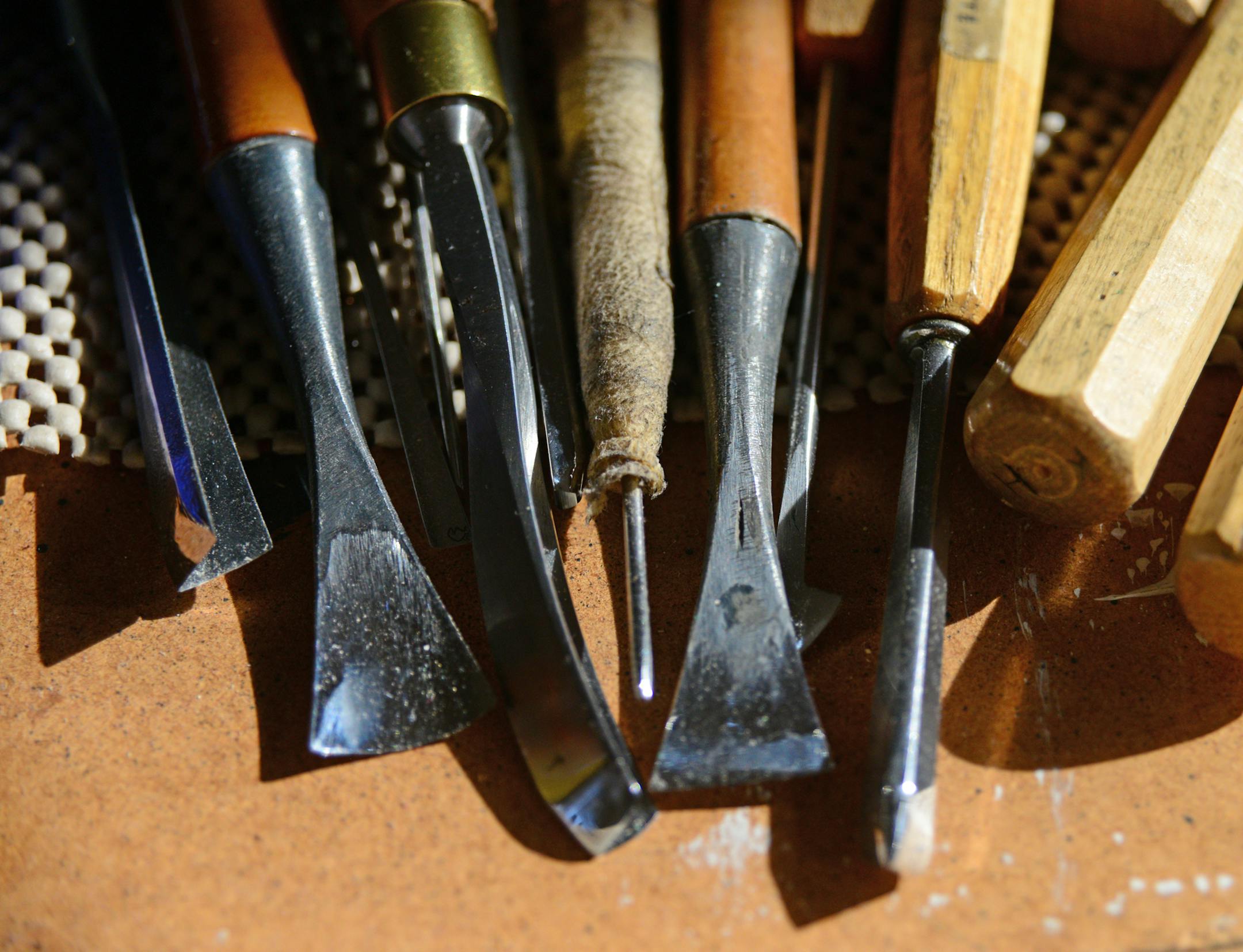 Kent Holst began wood carving as a hobby 30 years ago, after he retired from owning a sports bar. Now 85, he just won a regional contest at the Minneapolis VA hospital, which plans to enter his work in national competition. These are some of his carving tools ] Richard.Sennott@startribune.com Richard Sennott/Star Tribune. , Anoka Minn. Thursday 2/21/13) ** (cq)