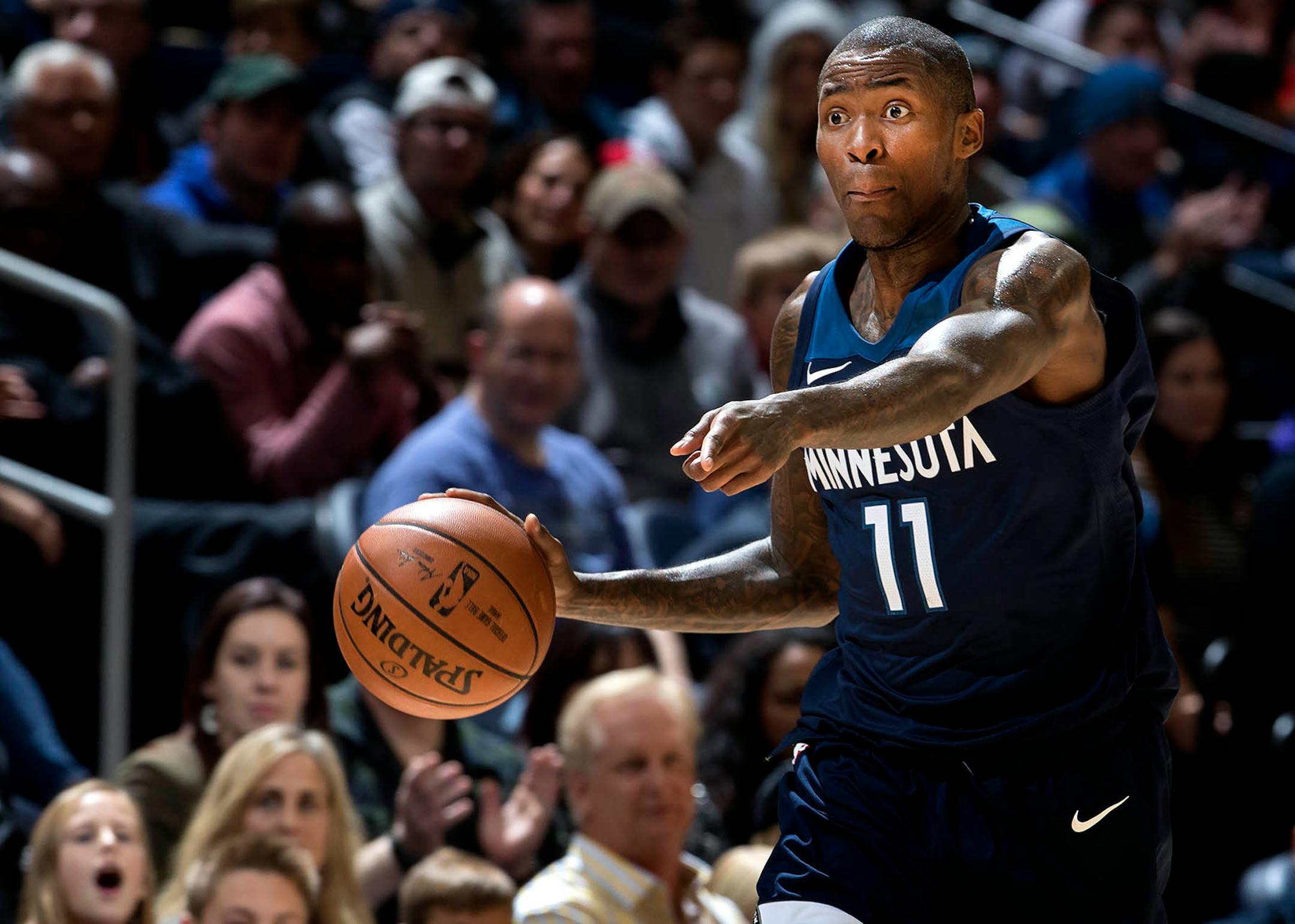 Timberwolves guard Jamal Crawford (11).