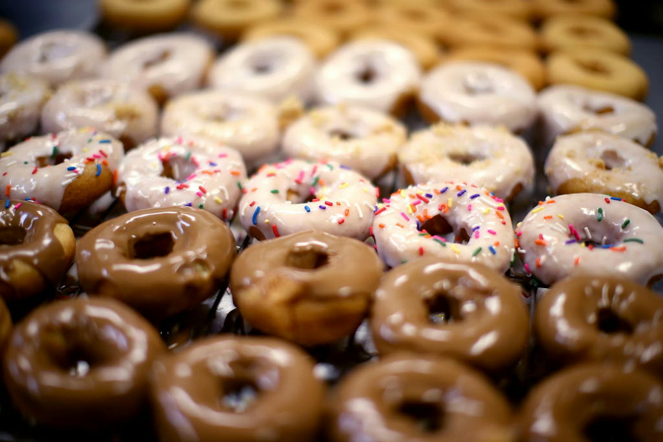Charlotte Page, the head baker made donuts, Wednesday, May 11, 2016 in Pipestone, MN. ] (ELIZABETH FLORES/STAR TRIBUNE) ELIZABETH FLORES • eflores@startribune.com