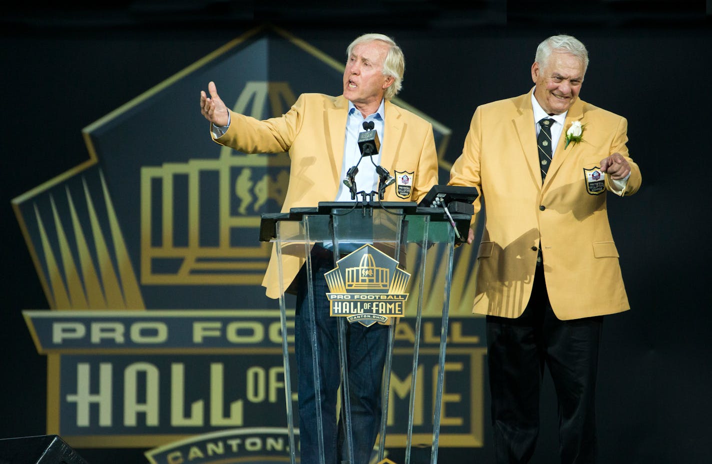 Former Vikings center Mick Tingelhoff was inducted into the NFL Hall of Fame on Saturday night in Canton Ohio. His presenter was former quarterback Fran Tarkenton.