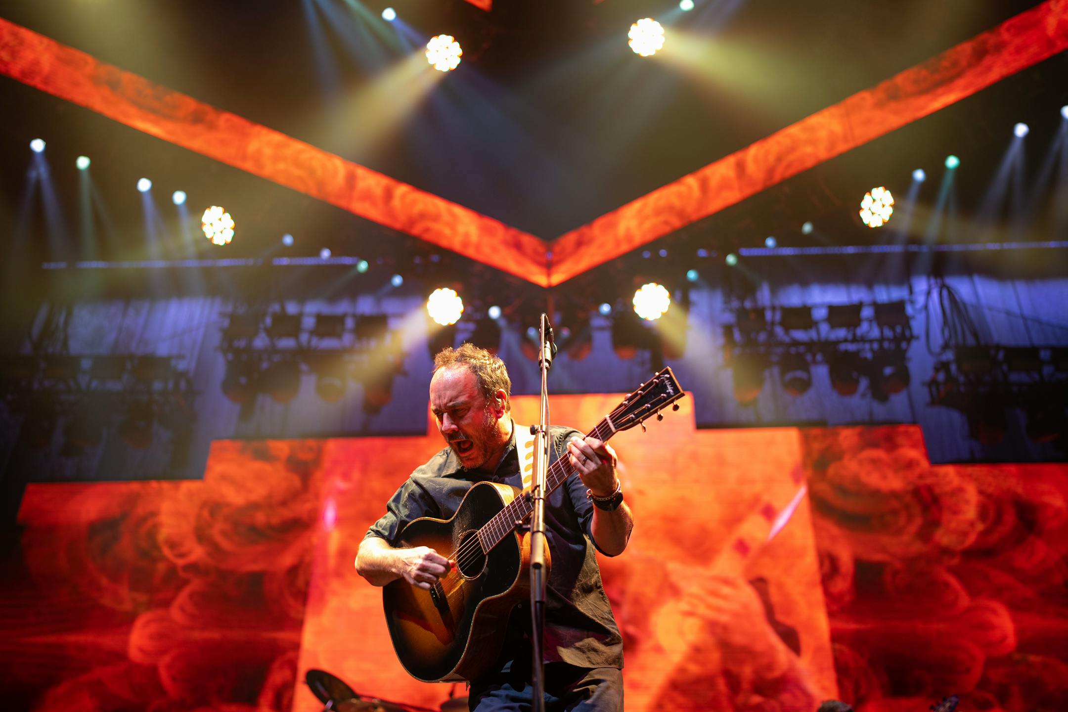 Dave Matthews performing with his band.