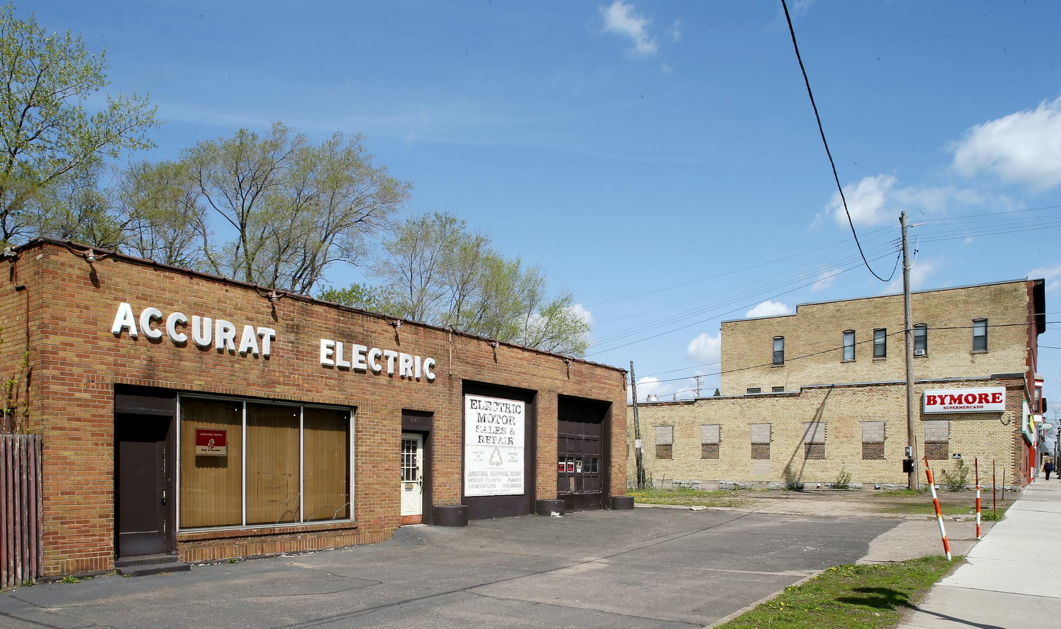 St. Paul HRA has purchased two key parcels at 845 & 851 Payne Avenue, which now has an eyesore vacant building that was once Accurate Electric. ] JOELKOYAMA‚Ä¢jkoyama@startribune St. Paul, MN on May 14, 2014. Revitalization of St. Paul's Payne Avenue, specifically the part of it near Phalen Boulevard where new restaurants and other kinds of commercial reinvestment is ongoing. The hook for the piece is that the St. Paul HRA has purchased two key parcels at 845 & 851 Payne Avenue,