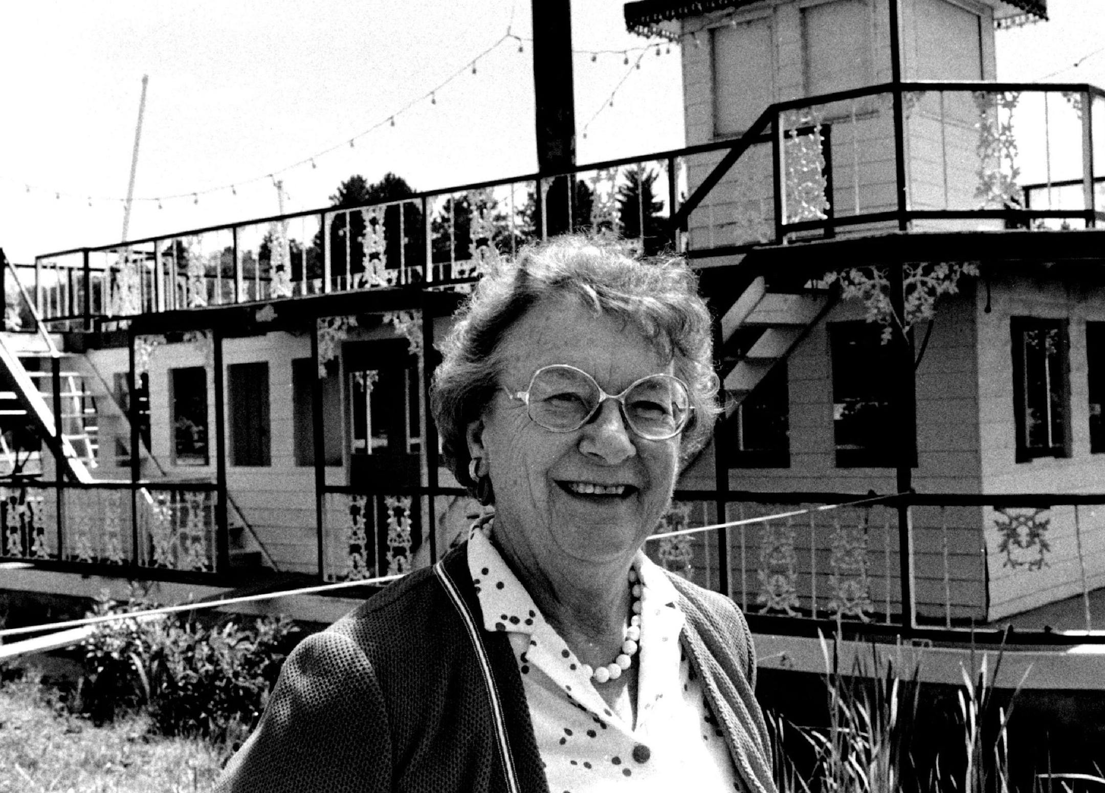 July 3, 1985 Lois Gildemeister - Her Showboat. John Croft, Minneapolis Star Tribune