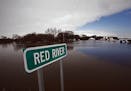 Red River floodwaters caused neighborhood flooding in Moorhead, Minnesota on Sunday, March 29, 2009. (Marlin Levison/Minneapolis Star Tribune/MCT) ORG