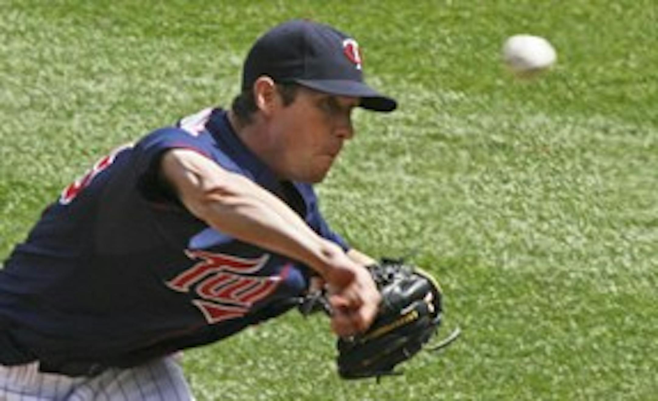 Twins pitcher Kevin Slowey