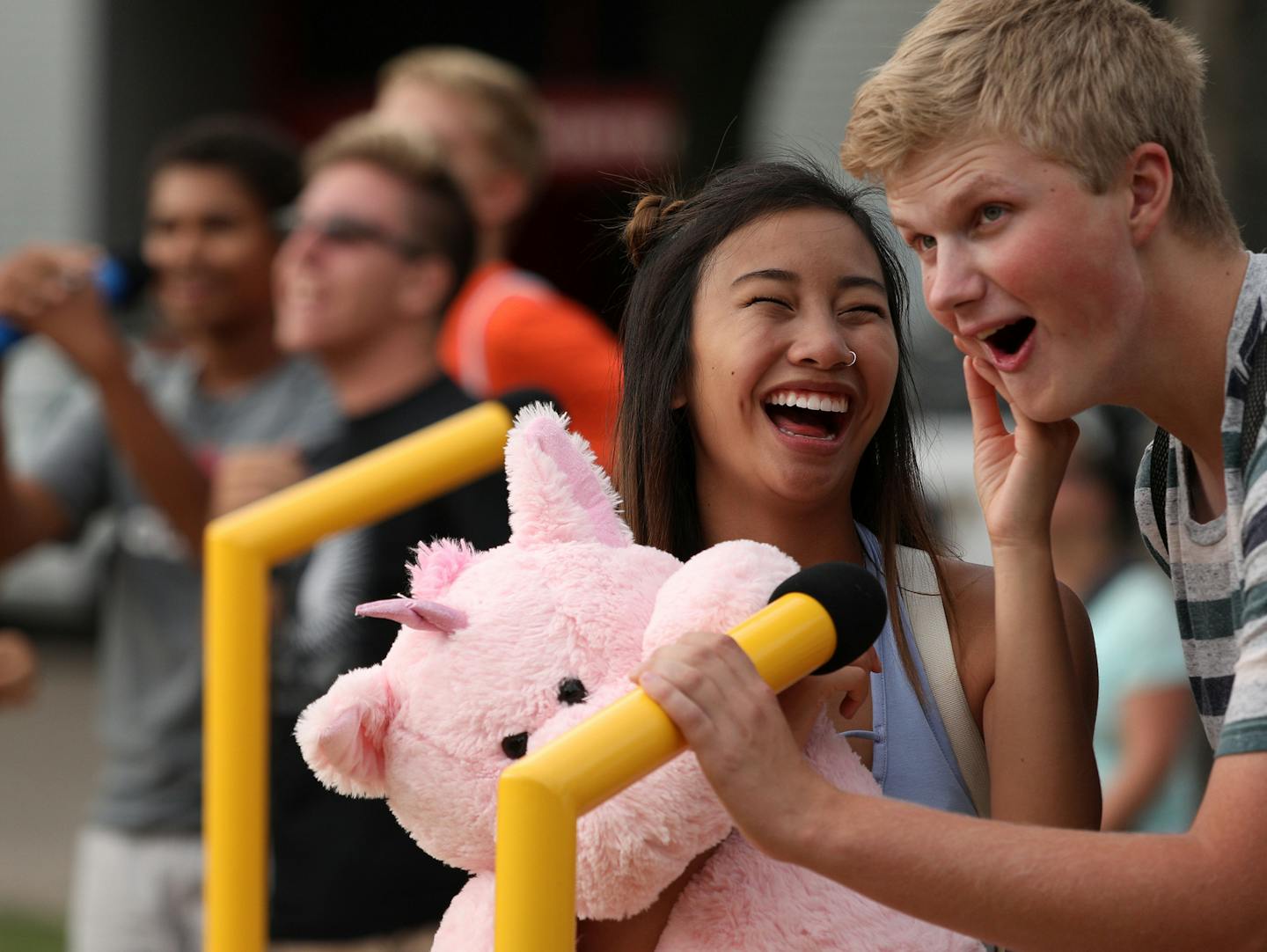 Tahlia Sundara and Sam Reisch, both 18, from Minneapolis sang American Pie by Don McLean as they took part in the Giant Sing Along.