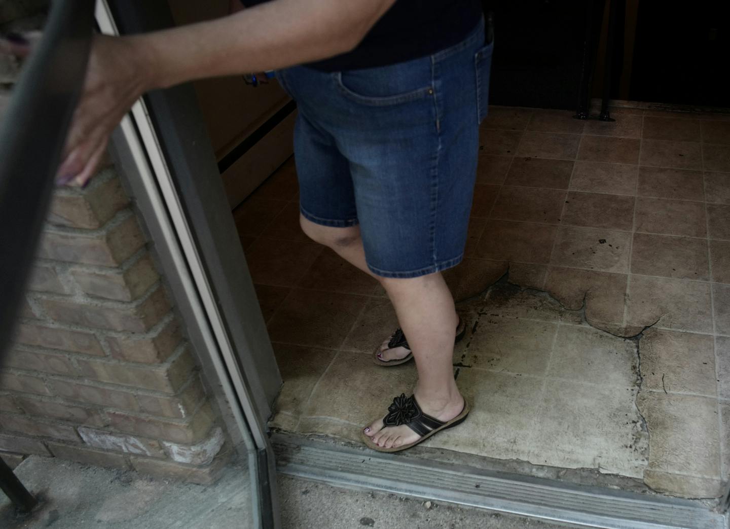 Tenant Lourdes Vargas has many complaints including the dirty hall carpets and worn out entry.] They say the situation is worse than before, and that Aeon is not responding to their complaints. It could be that a supposedly benevolent landlord is not getting the same sort of scrutiny as private ones do. Richard Tsong-Taatarii&#xef;rtsong-taatarii@startribune.com