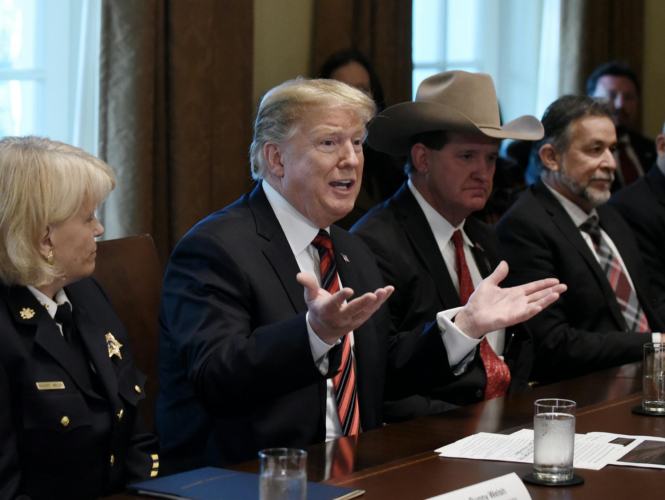 U.S. President Donald Trump hosts a roundtable discussion on border security with State, local, and community leaders in the Cabinet Room of the White House on Jan. 11, 2019 in Washington, D.C. (Olivier Douliery/Abaca Press/TNS)