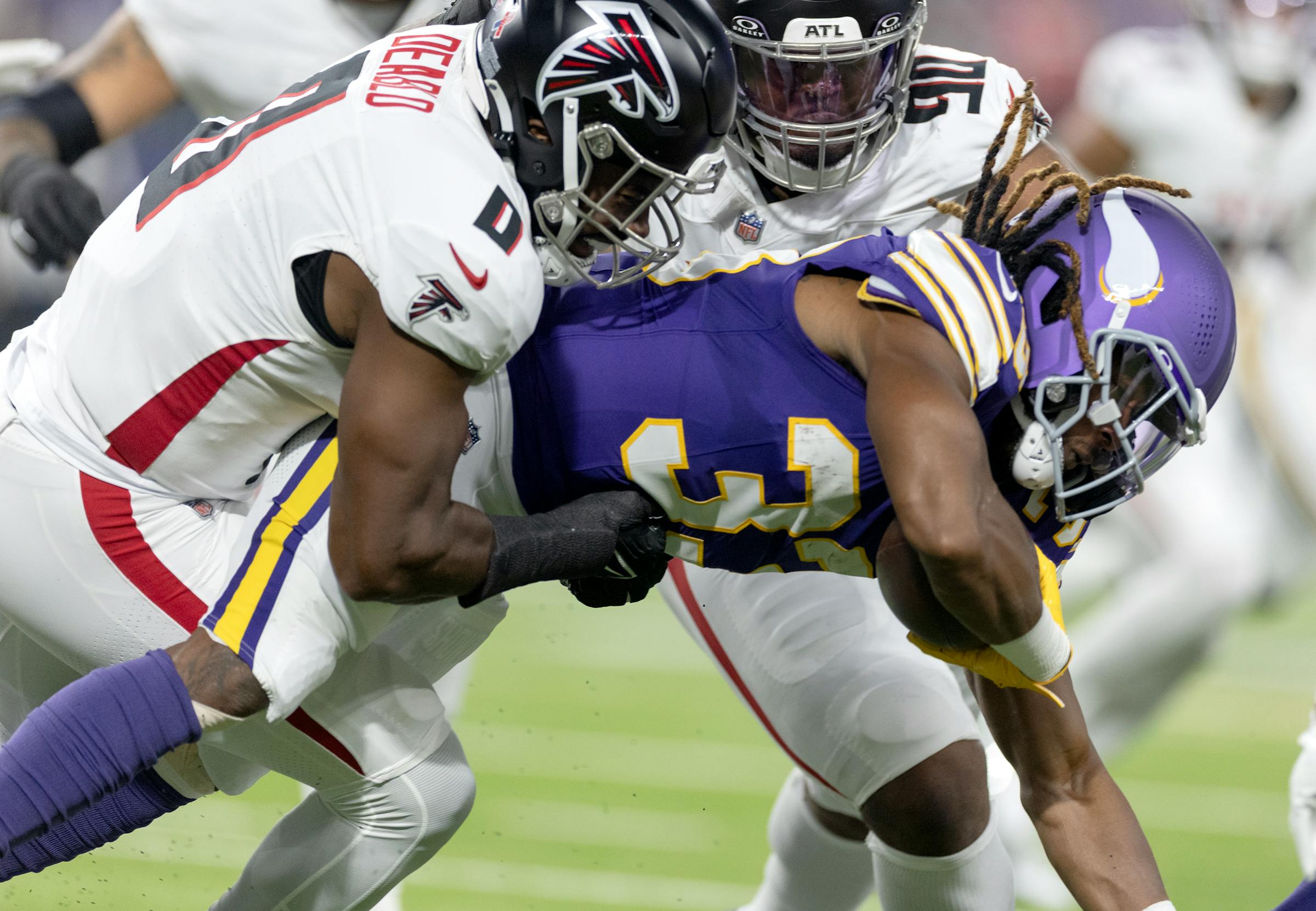 Minnesota Vikings must deal with Aaron Jones, Ryan Kelly injuries