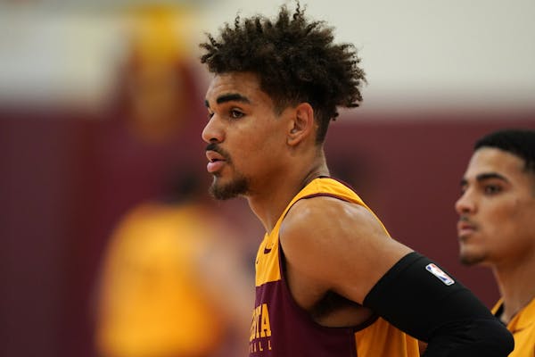 Minnesota Golden Gophers guard Tre' Williams (1) waited in line for a drill during Thursday's practice. ] ANTHONY SOUFFLE • anthony.souffle@startrib