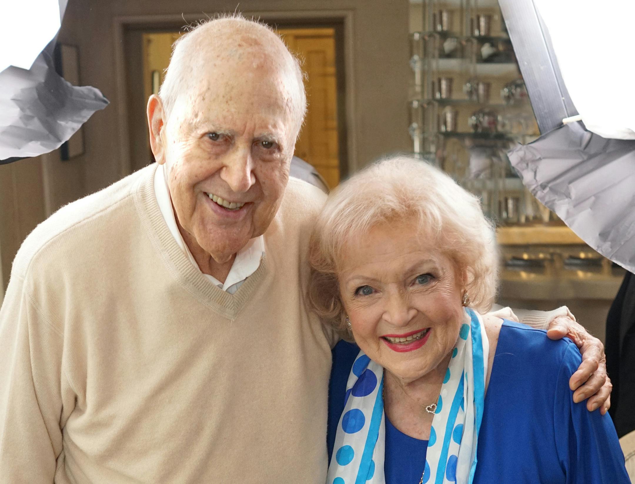 Carl Reiner and Betty White in "If You're Not in the Obit, Eat Breakfast"