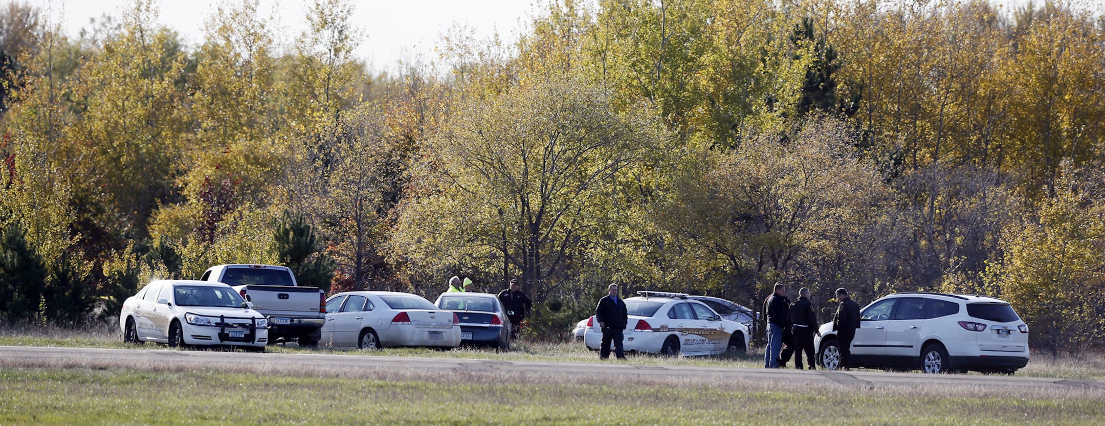 Police waited near the scene were a small airplane crashed on take off Monday October 28, 2013 in Princeton , MN. According to Millie Lacs county Sheriff Brent C. Lindgren the pilot was from the Princeton area, and was flying to North Dokota with his dog for a hunting trip. The dog was in a kennel and survived the crash. ] JERRY HOLT ‚Ä¢ jerry.holt@startribune.com ORG XMIT: MIN1310281637214082